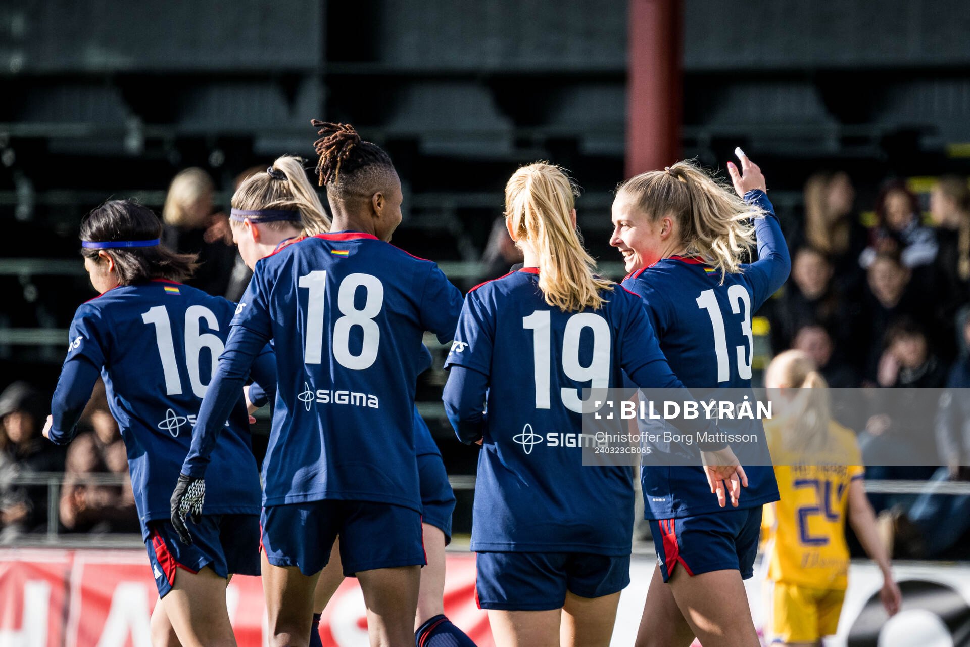 FC Rosengårds Halimatu Ibrahim Ayinde, Sofie Bruun Bredgaard och Olivia Holdt under fotbollsmatchen i Svenska Cupen mellan FC Rosengård och IFK Göteborg den 23 mars 2024 i Malmö.