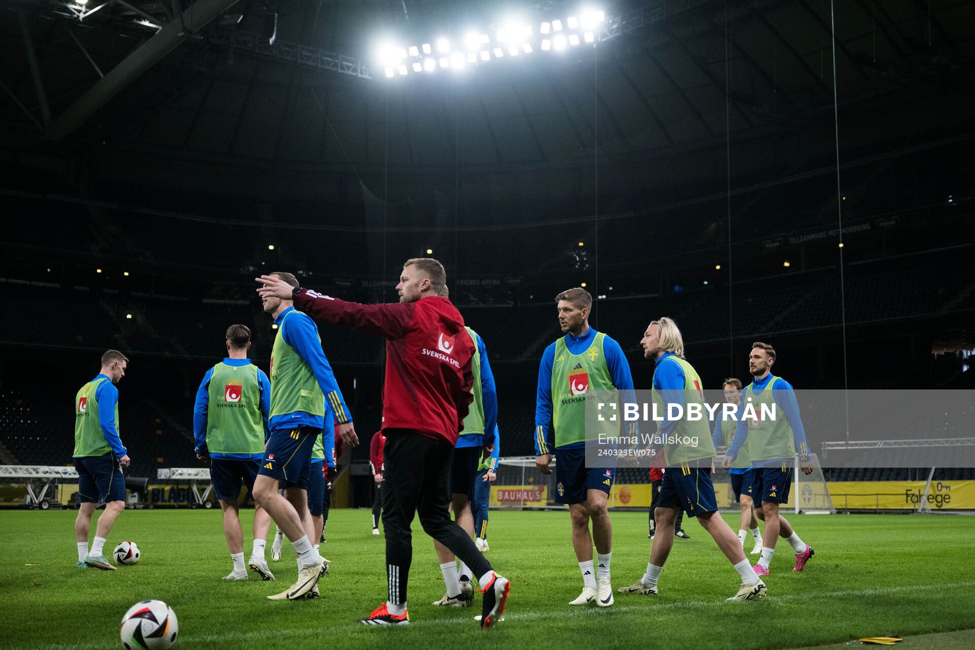 Assistant coach Sebastian Larsson and Anton Salétros of
