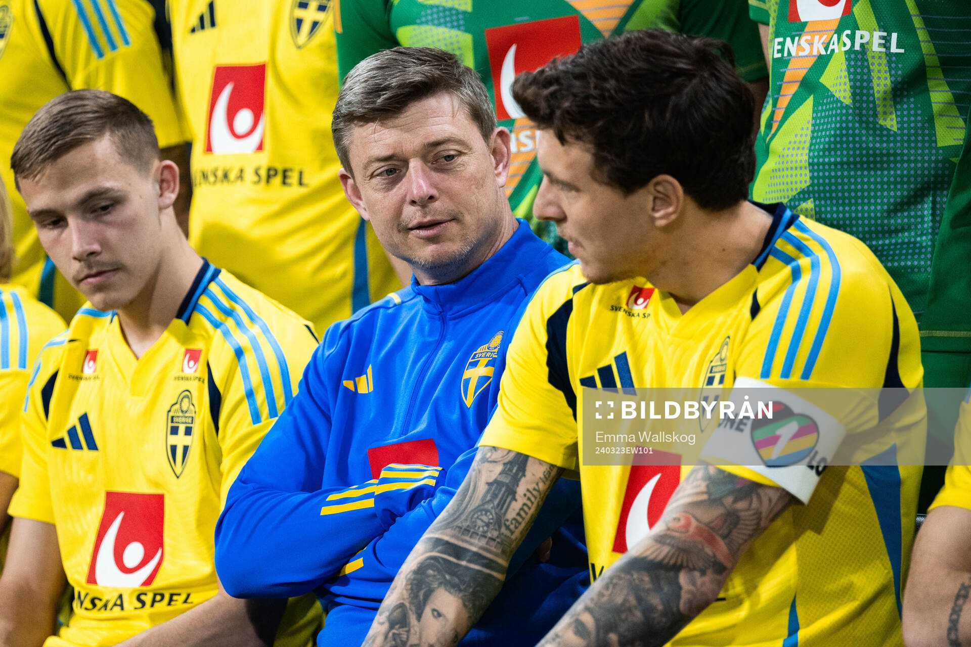 Head coach Jon Dahl Tomasson and Victor Nilsson Lindelöf