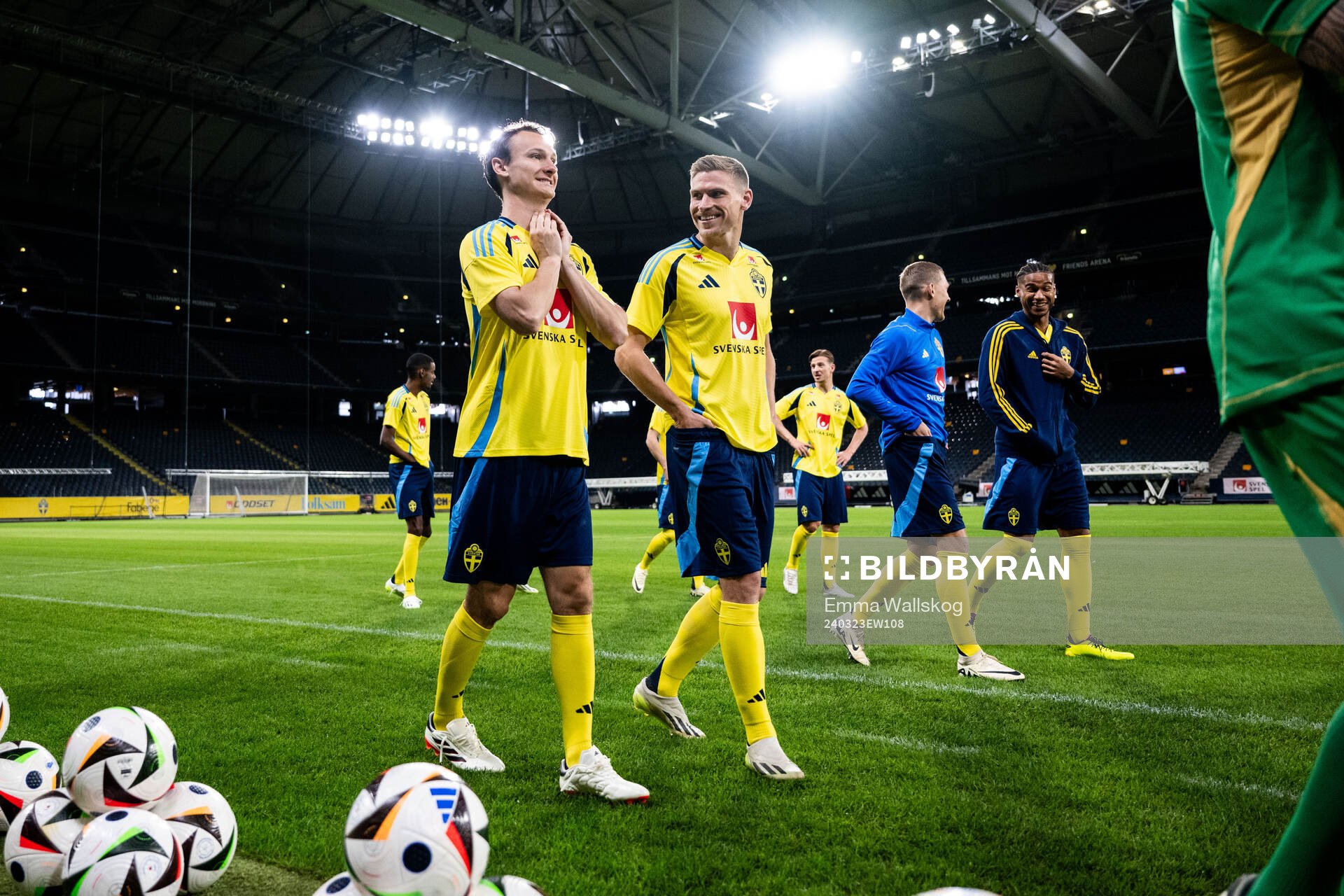 Hjalmar Ekdal and Carl Starfelt of the Swedish national