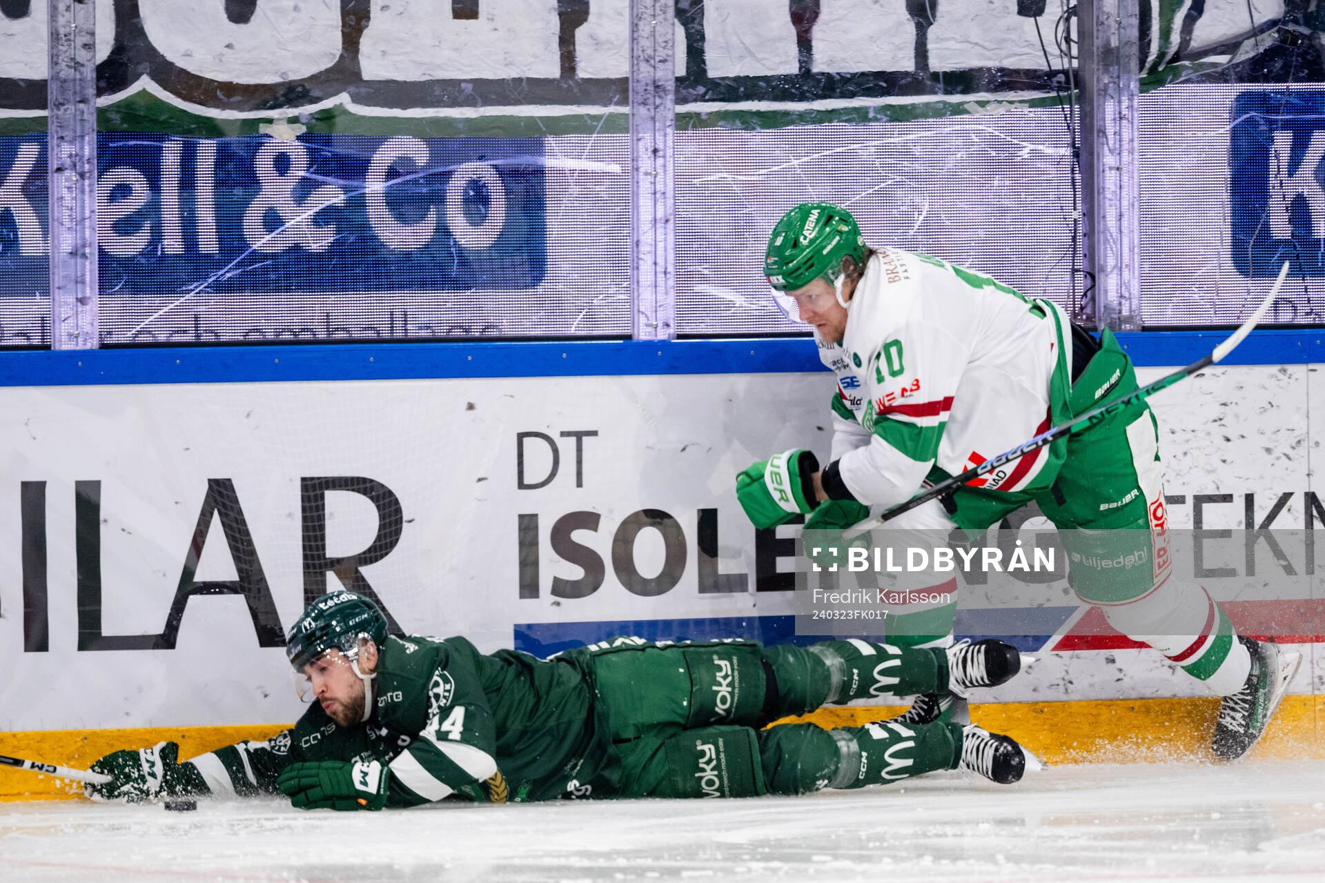 Färjestads Jonathan Andersson och Rögles Rodrigo Abols