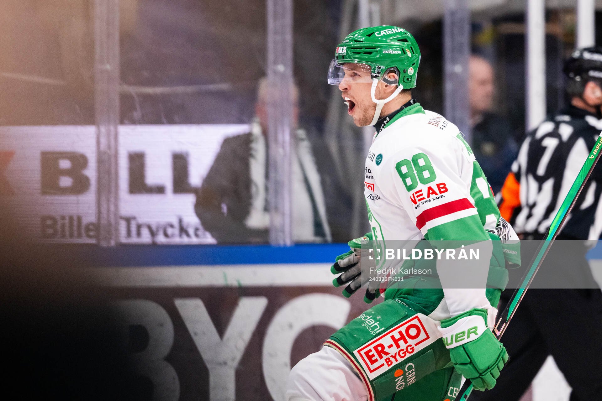 Rögles Brandon Davidson jublar