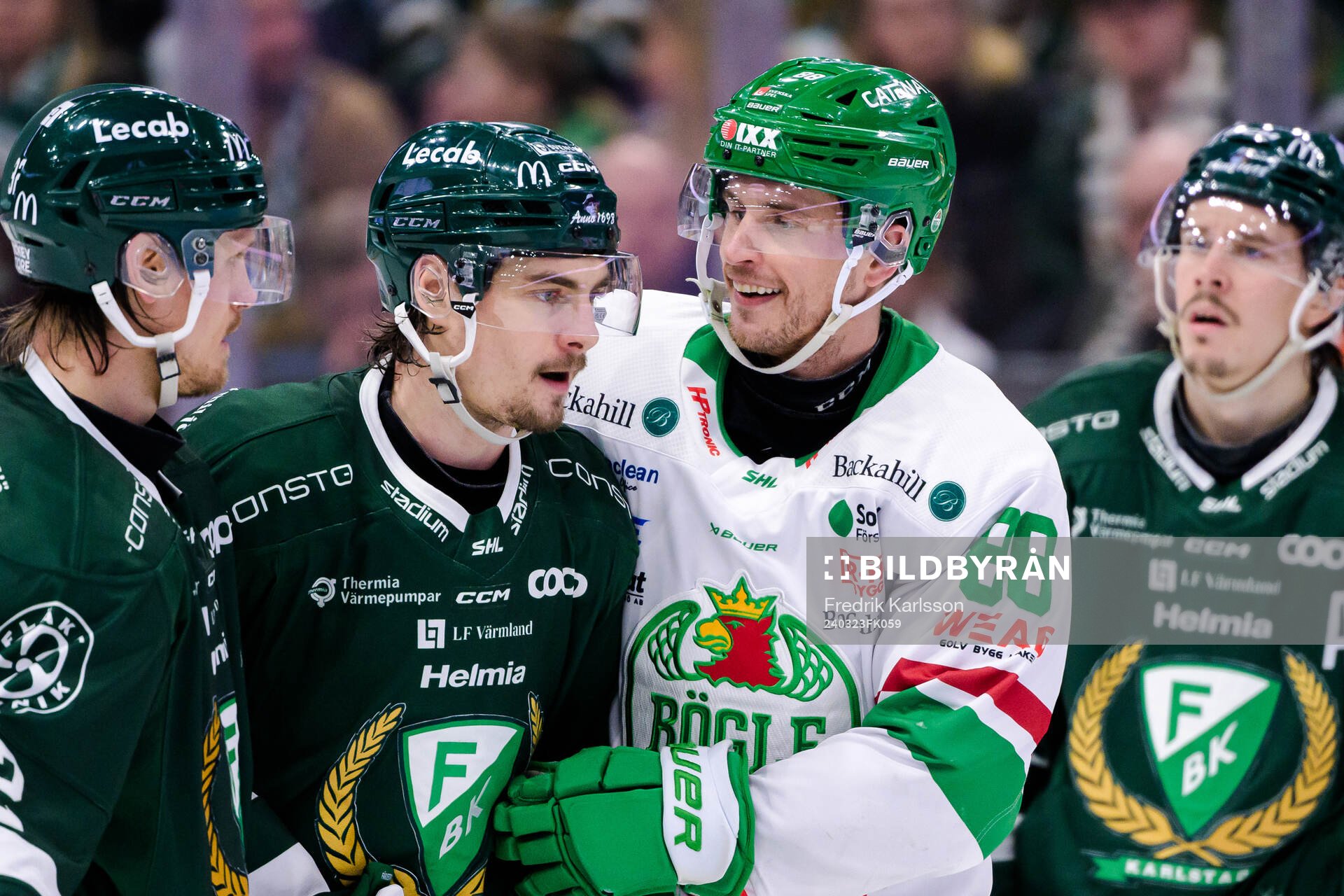 Färjestads David Tomasek och Rögles Brandon Davidson