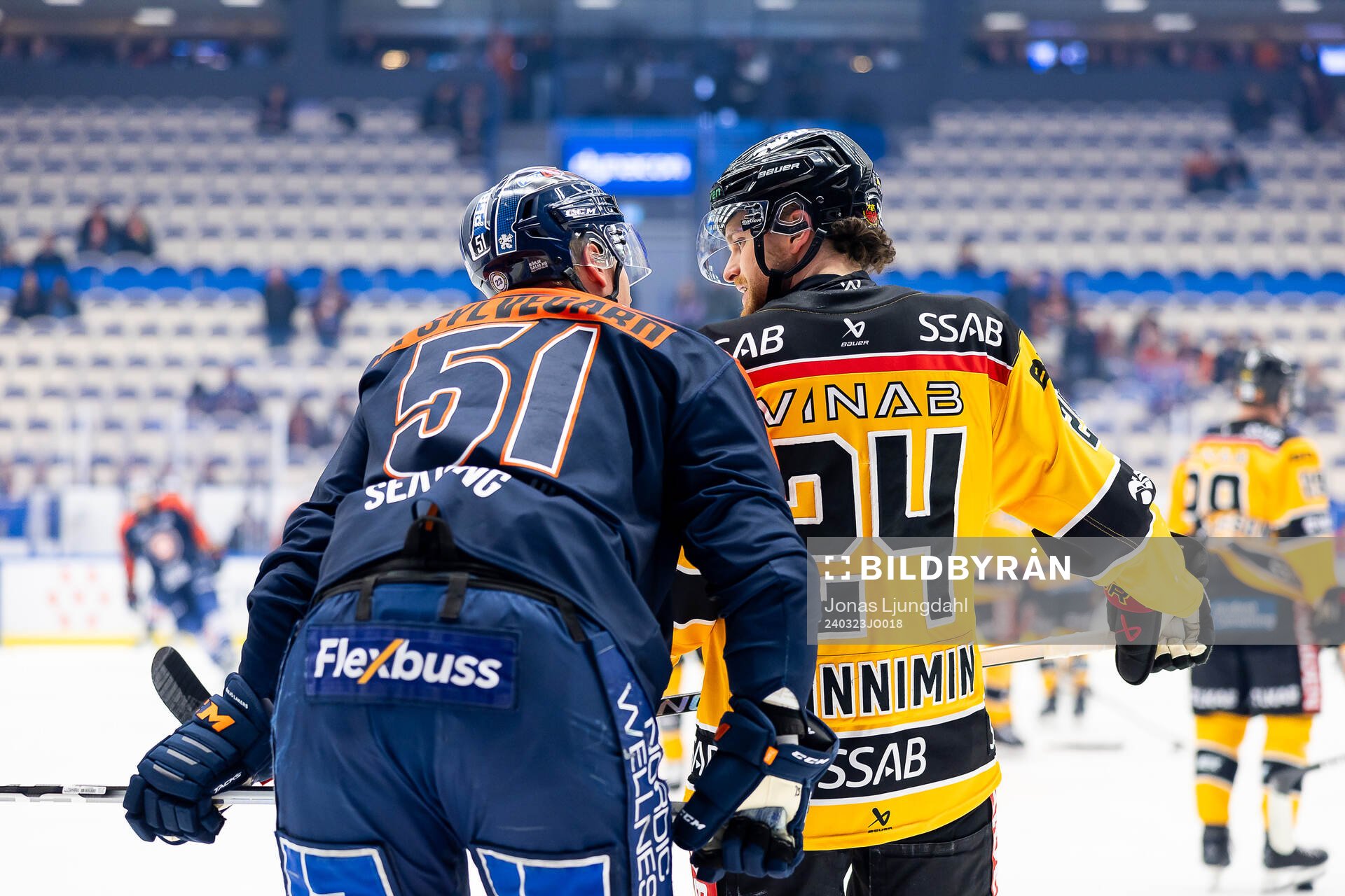 Växjös Emil Sylvegård och Luleås Brendan Shinnimin