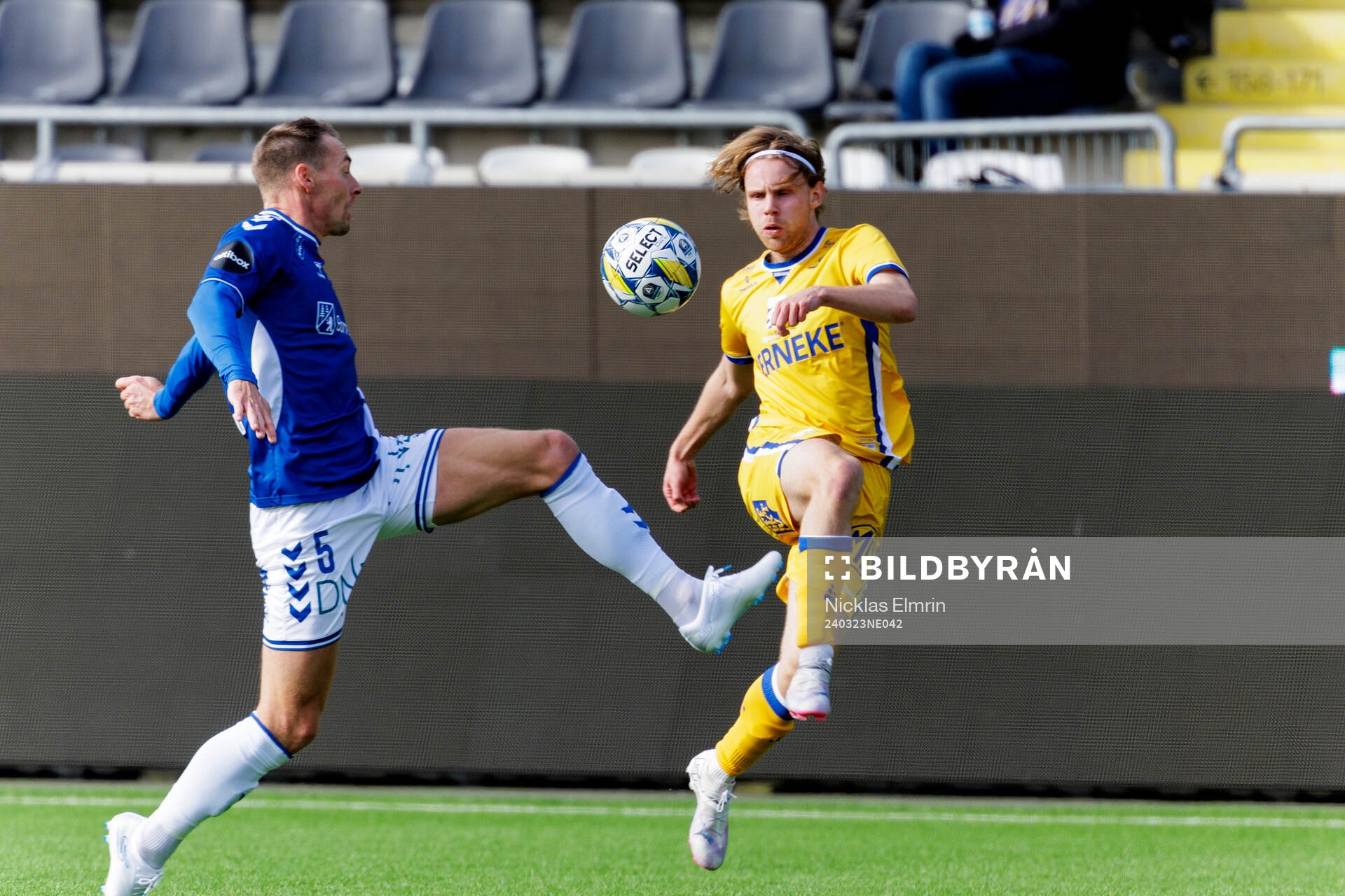 Sarpsborg 08s Magnar Ødegaard och IFK Göteborgs Oscar