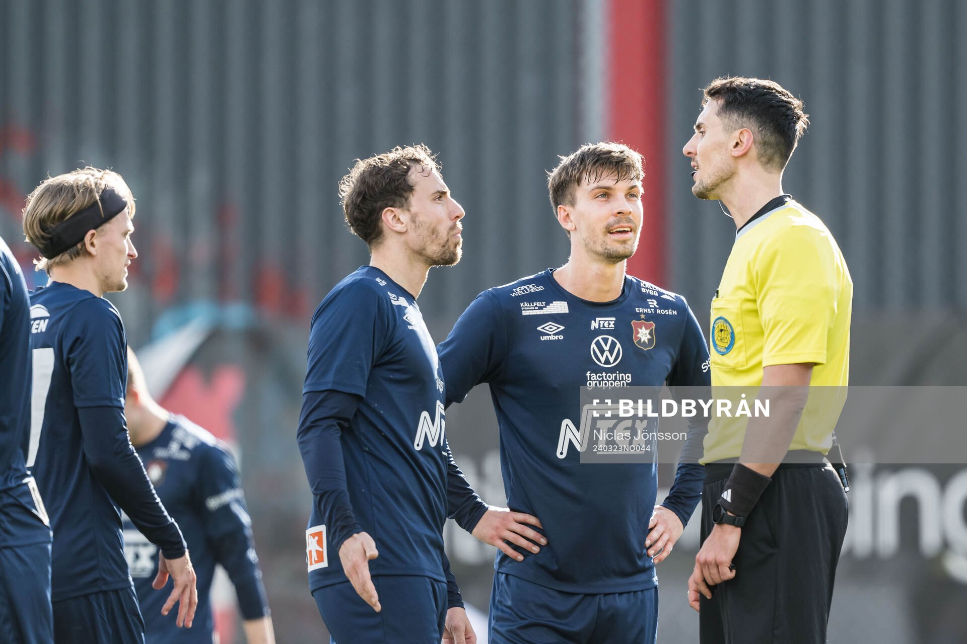 Örgrytes Jonathan Azulay och Daniel Paulson och Domare Adi