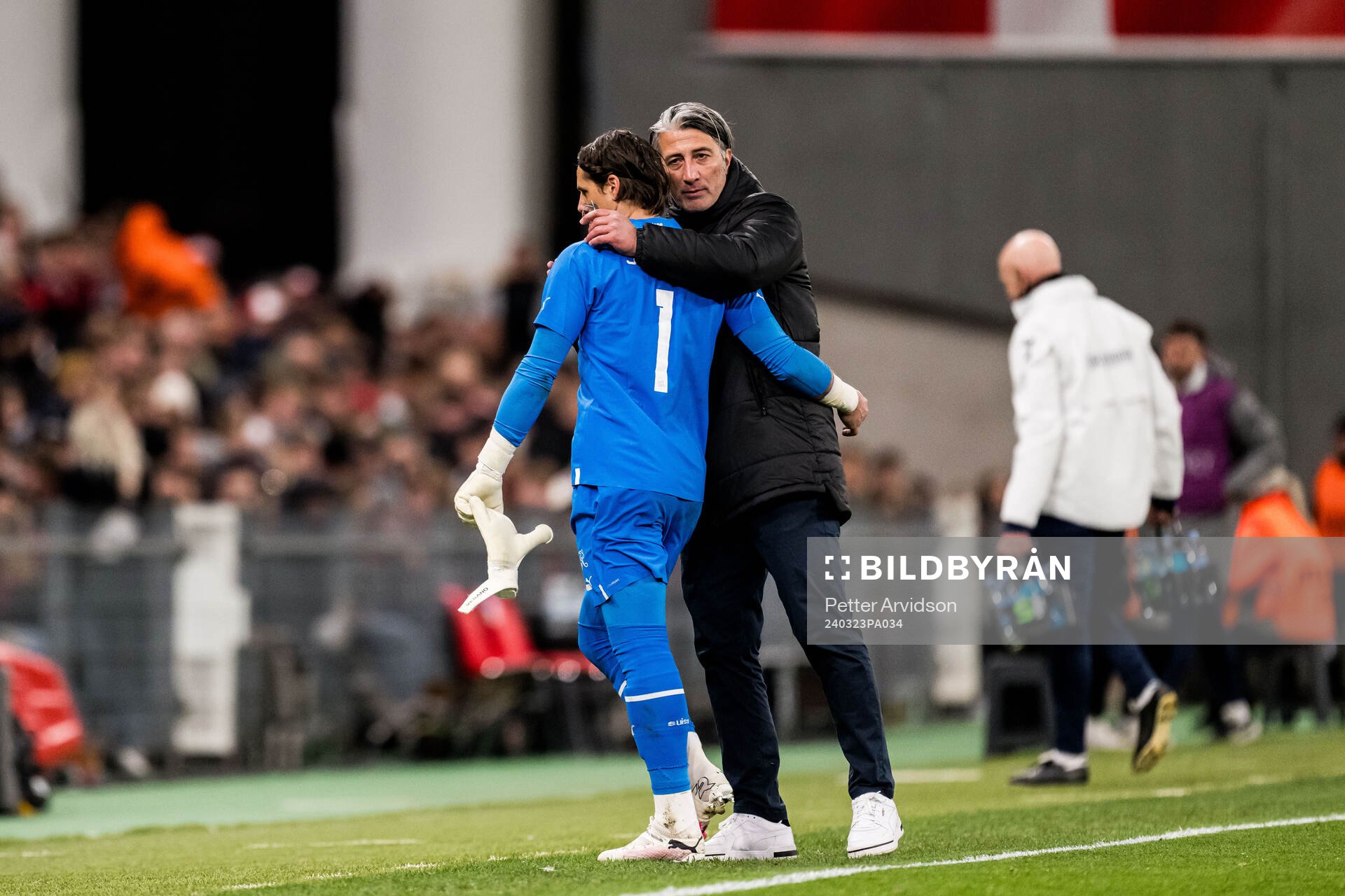 Goalkeeper Yann Sommer and Head coach Murat Yakin of