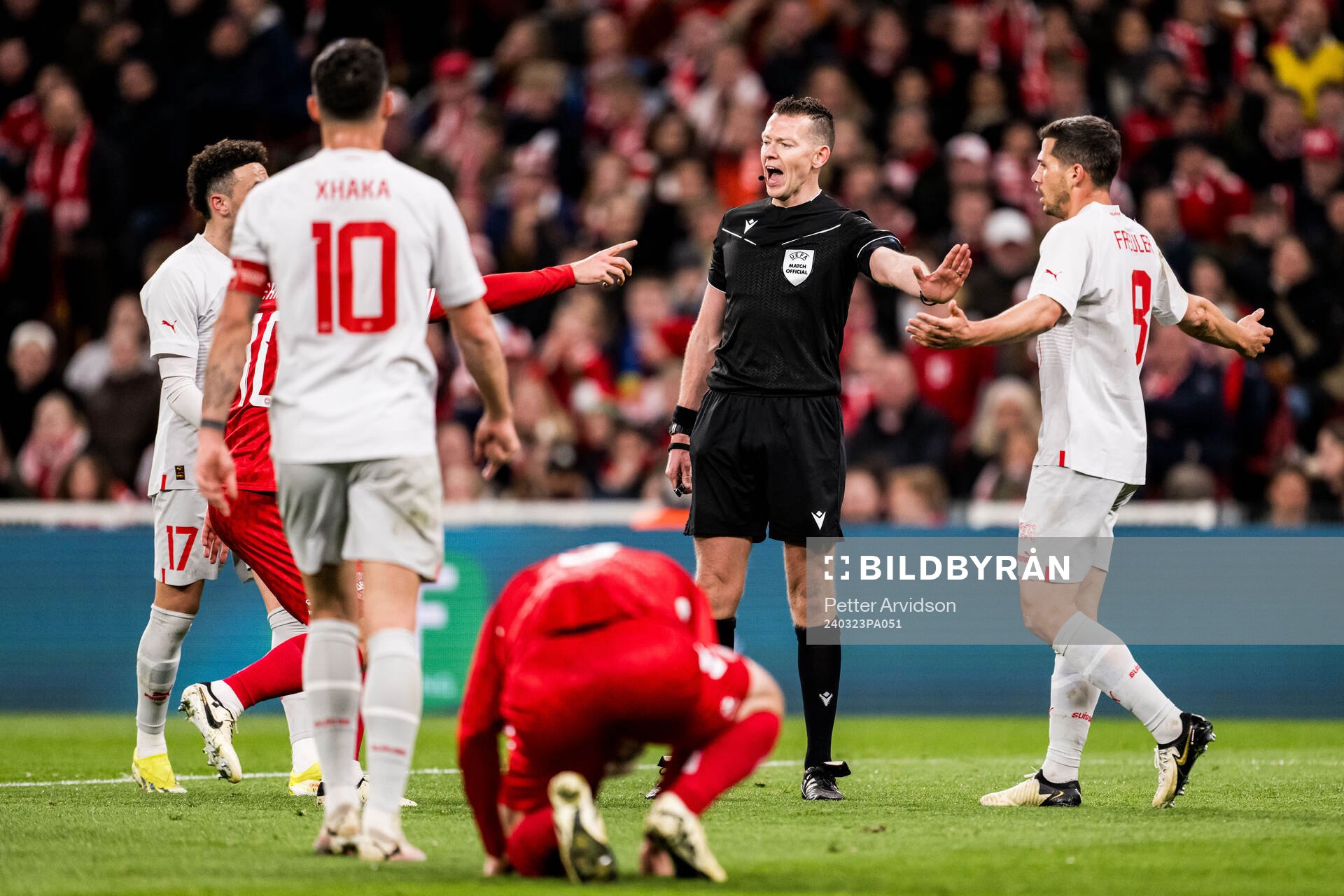 Referee