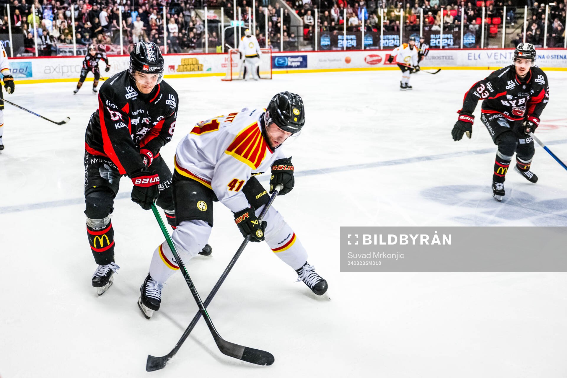 Nybros Maksim Semjonov och Brynäs Greg Scott