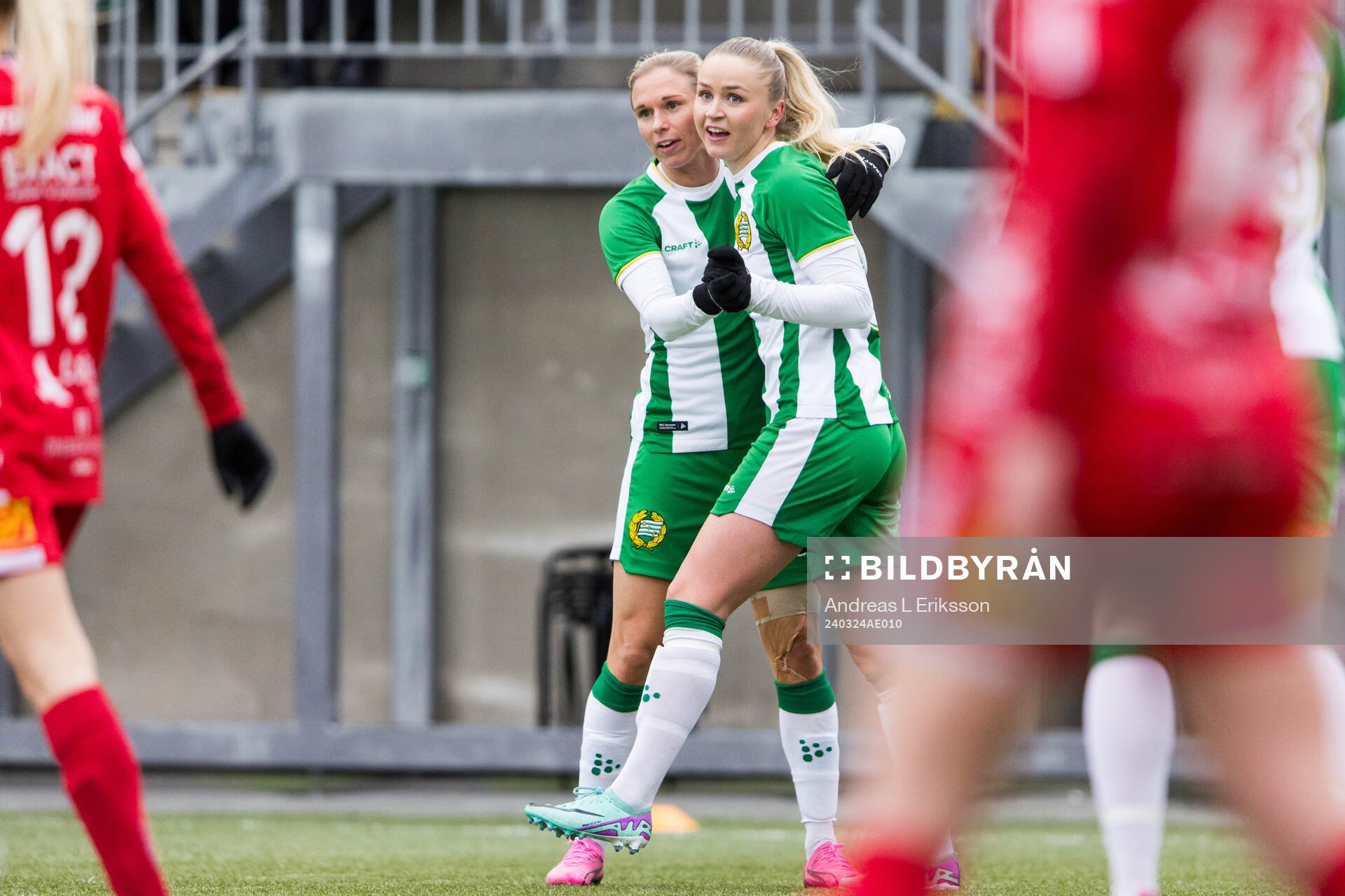 Hammarbys Jonna Andersson och Anna Jøsendal jublar