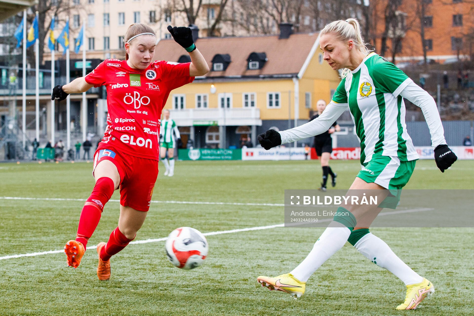 Örebros Amanda Altheden och Hammarbys Lotta Ökvist