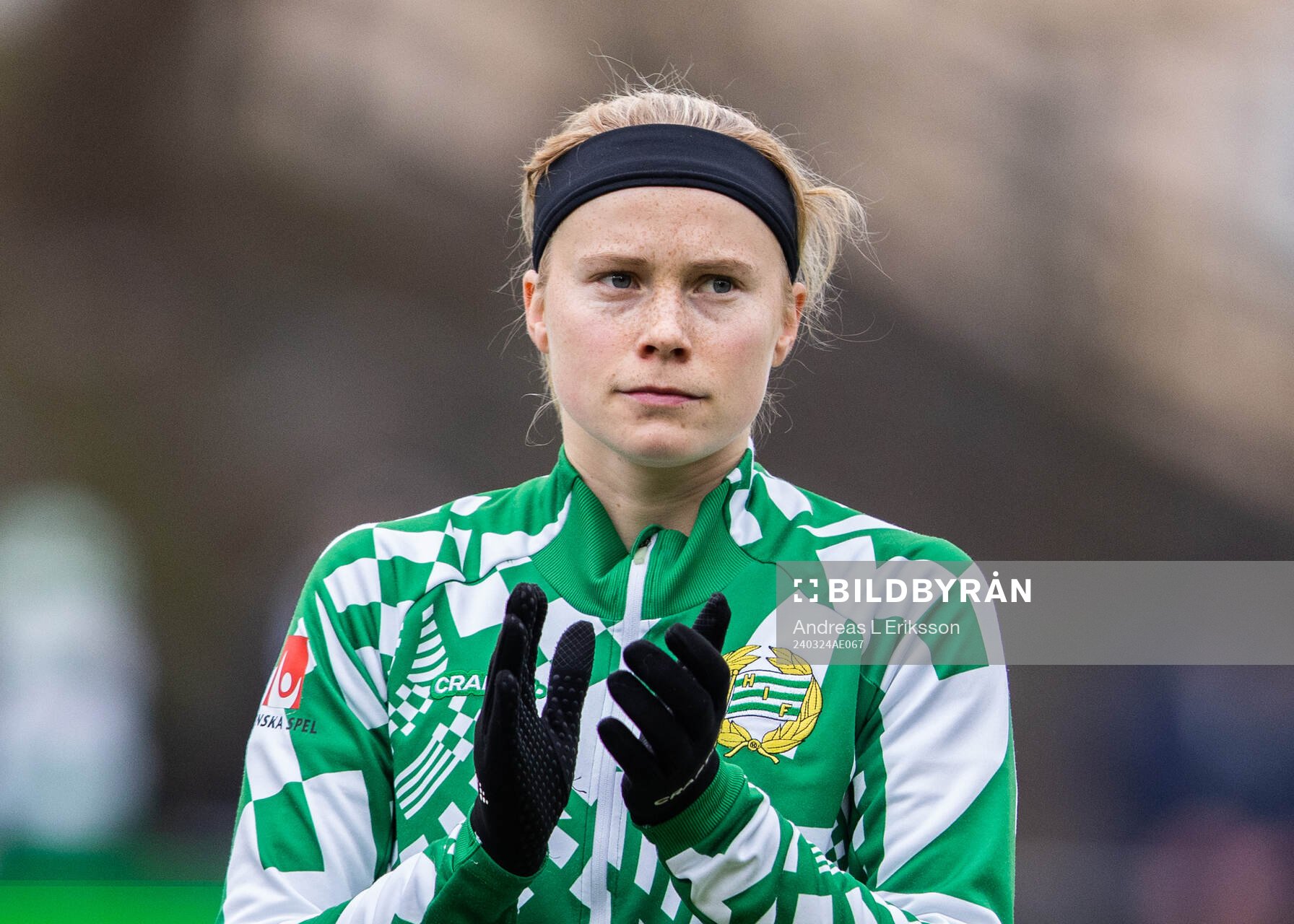 Hammarbys Julie Blakstad innan fotbollsmatchen i Svenska