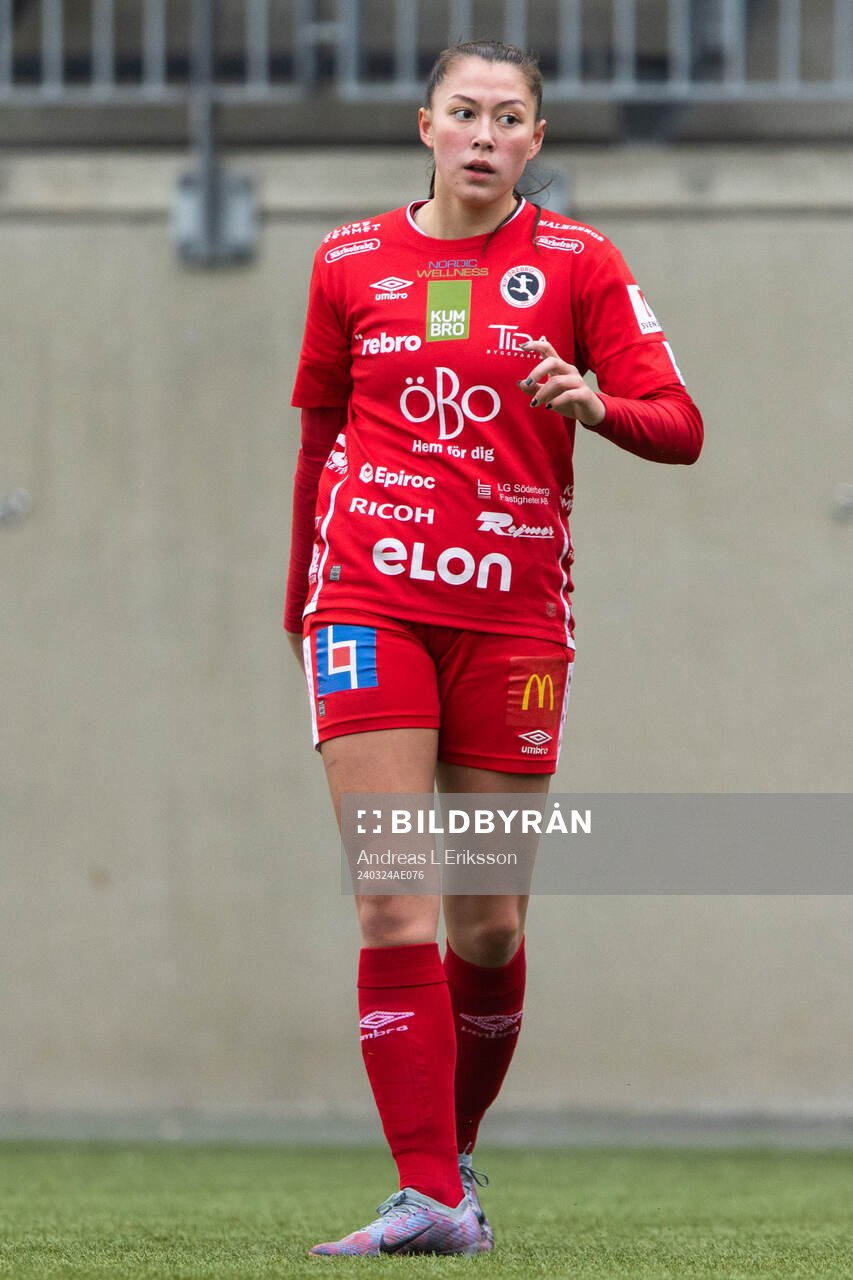 Örebros Áslaug Dora Sigurbjörnsdottir