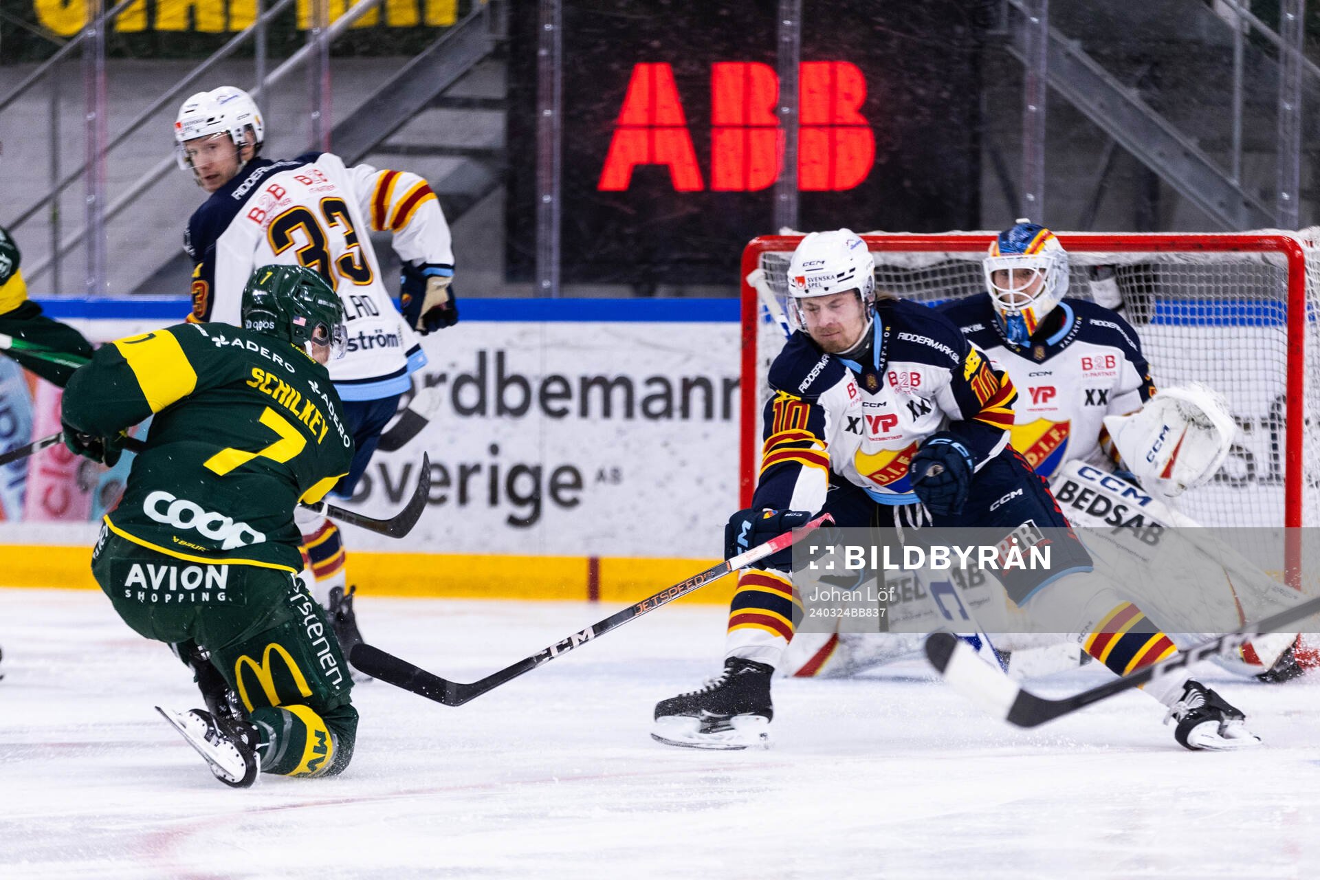 Björklövens Nicholas Schilkey och Djurgårdens Jakob