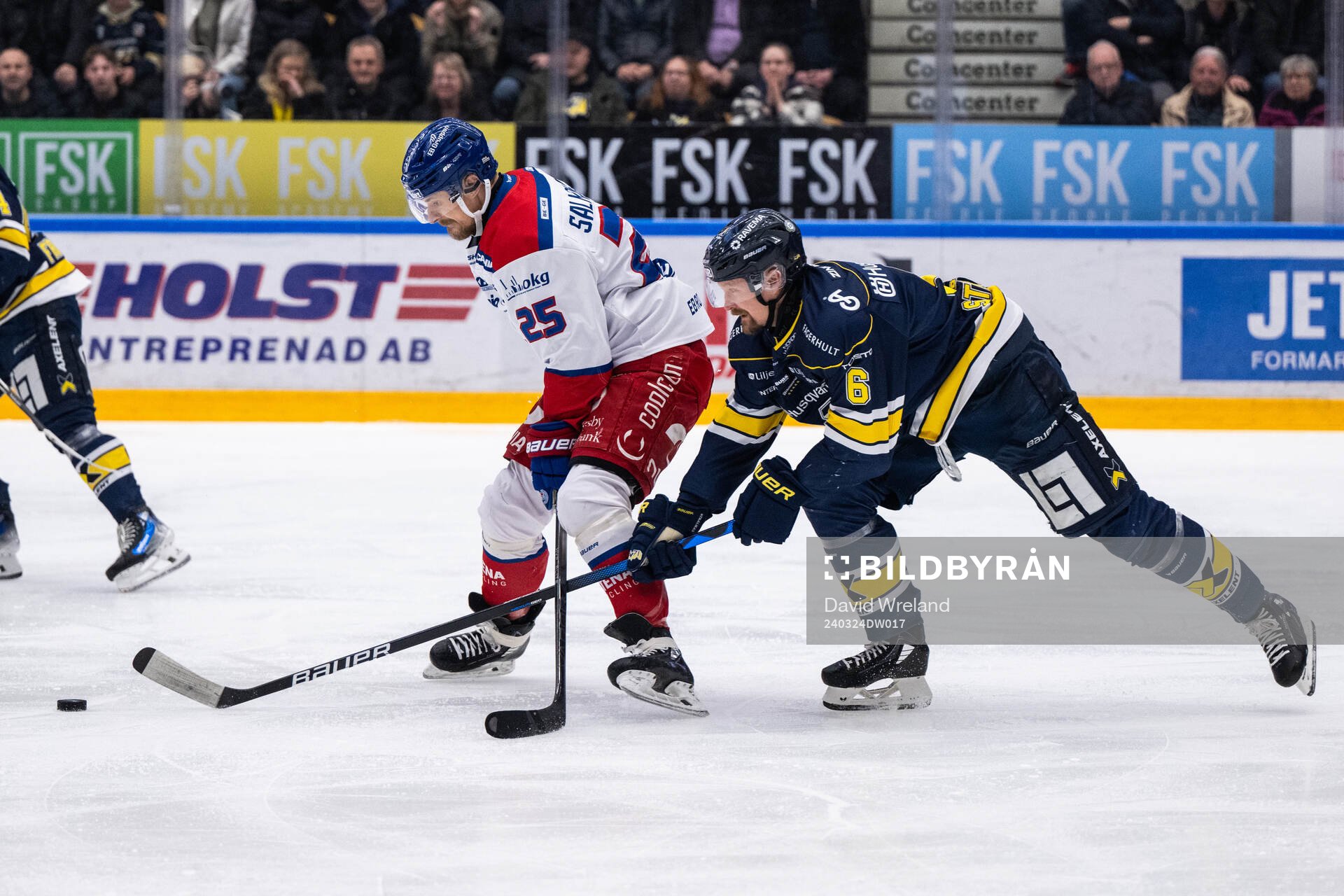 Oskarshamns Johannes Salmonsson och HV71s Anton Strålman