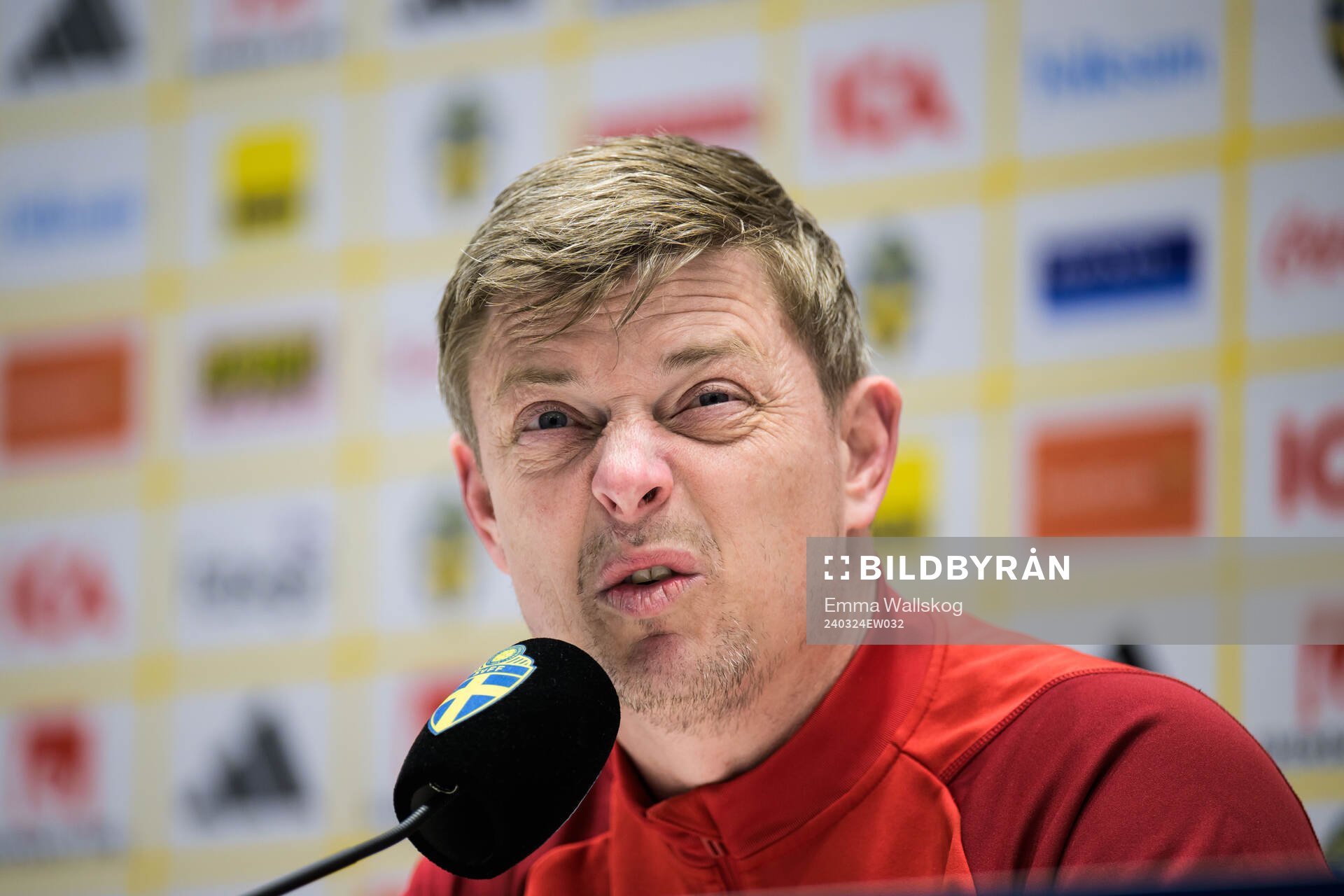Head coach Jon Dahl Tomasson of the Swedish men's national