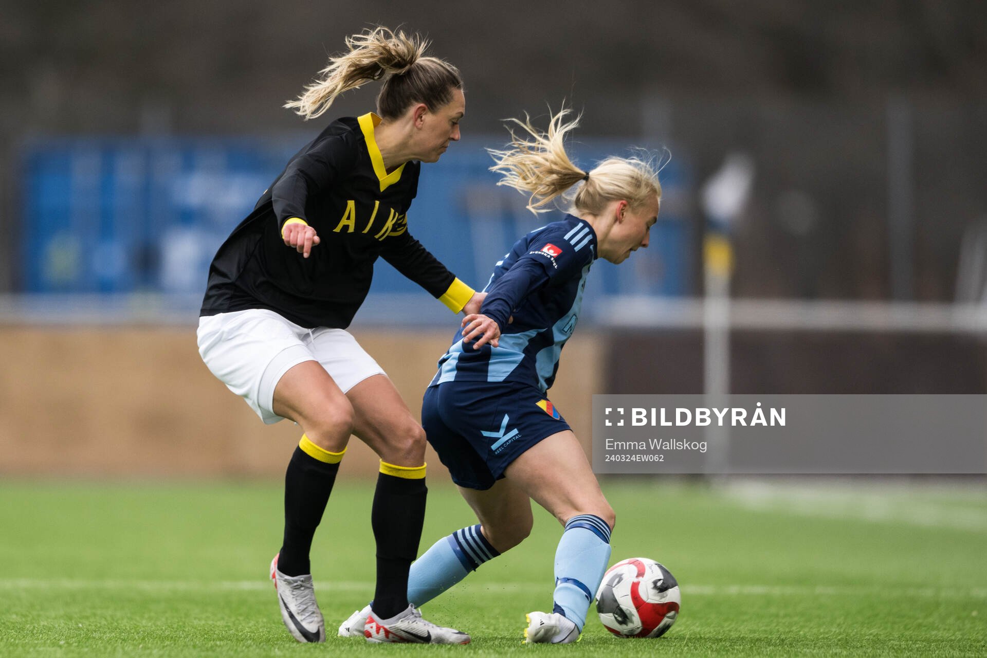 AIKs Jennie Nordin och Djurgårdens Stinalisa Johansson