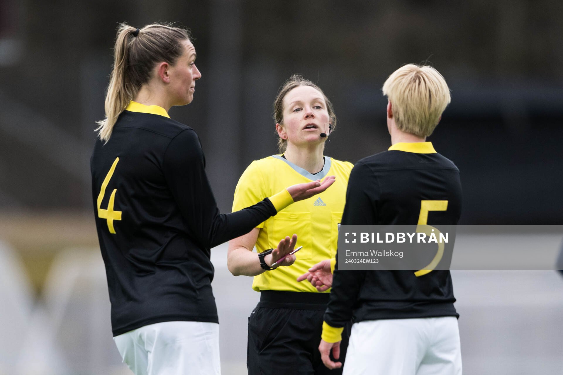 AIKs Jennie Nordin och Monica Hagström reagerar på
