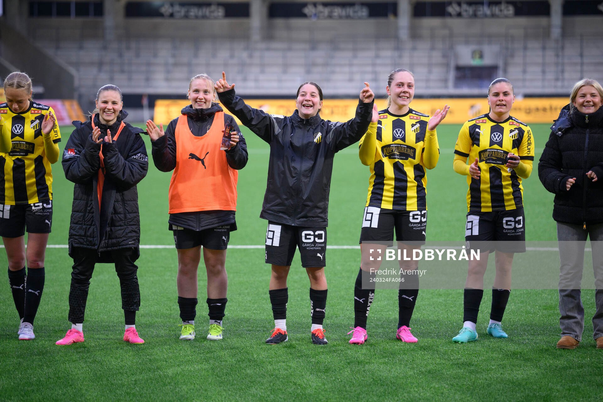 Häckens Ruby Grant  jublar