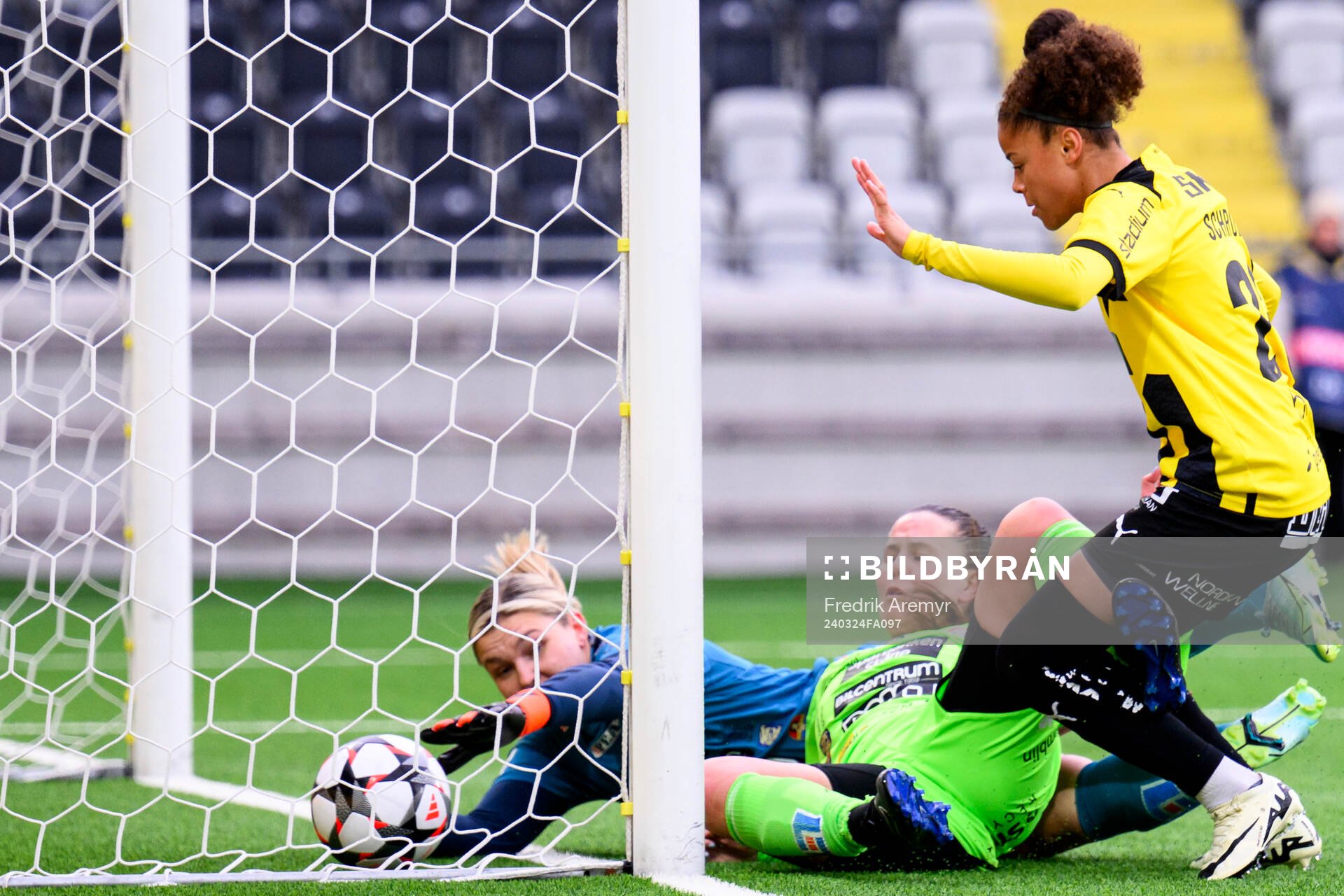 Häckens Felicia Schröder gör 2-0