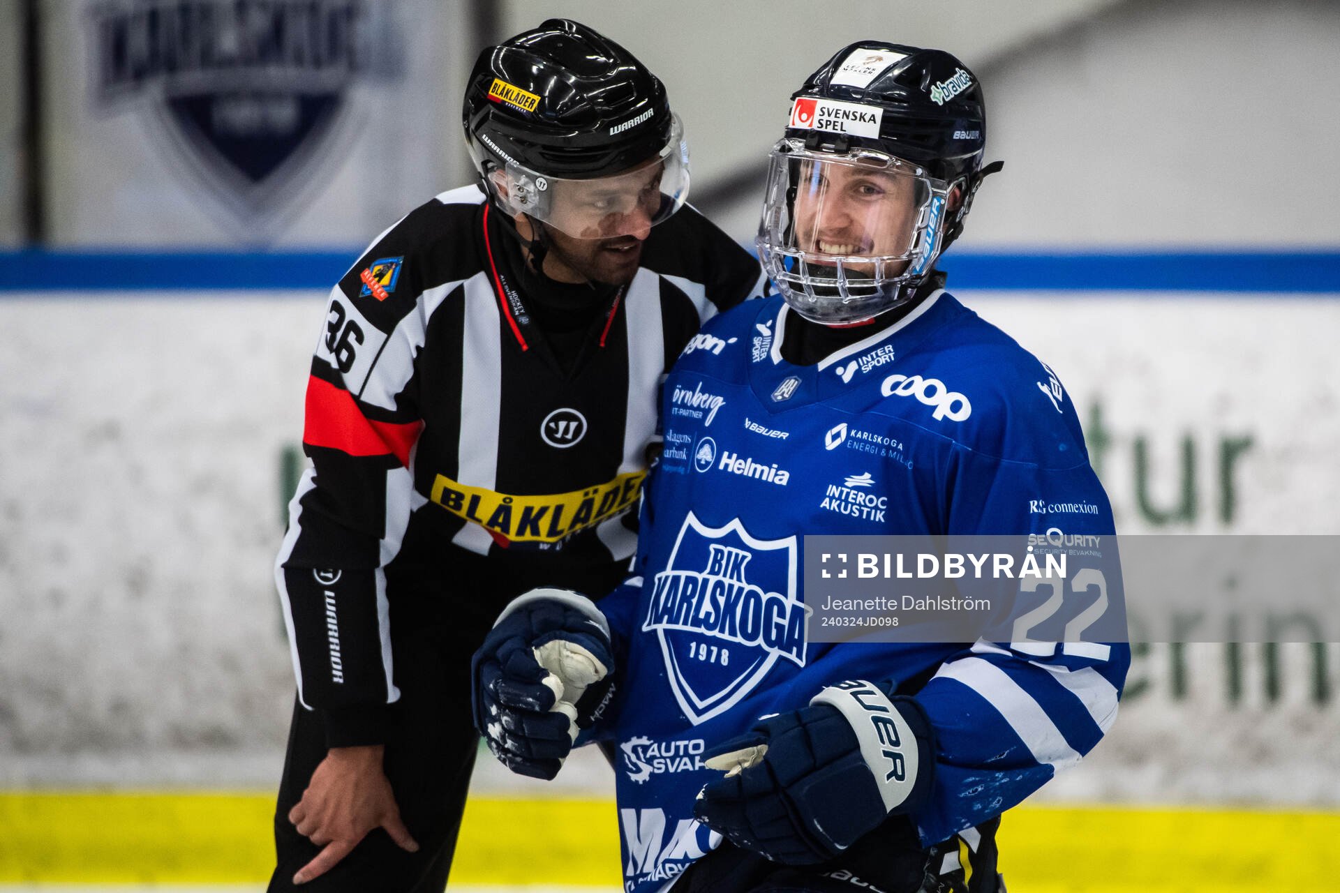 Domare Fredrik Rönnberg och Karlskogas Viktor Lang