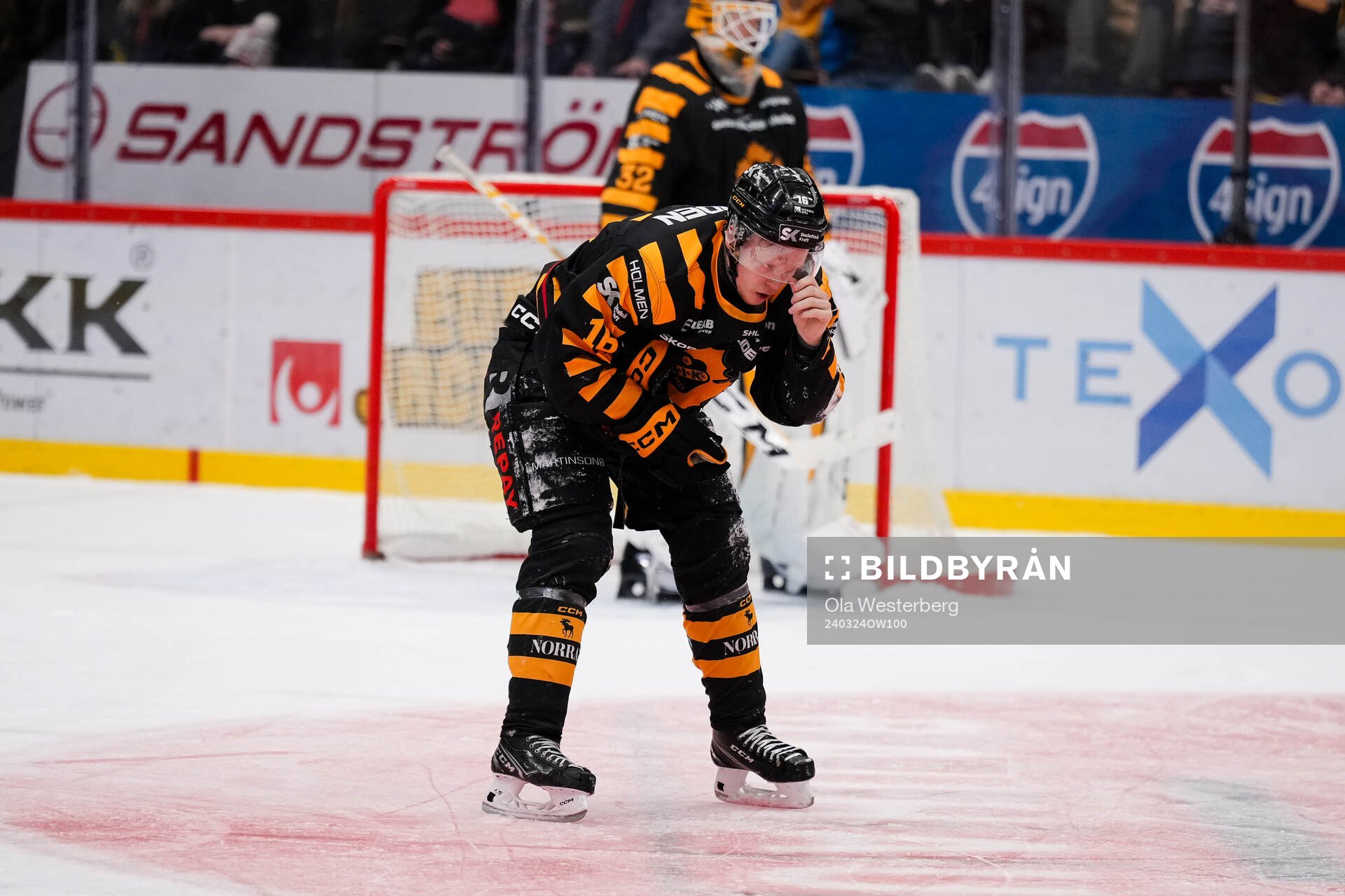 Skellefteås Linus Lindström fick ont