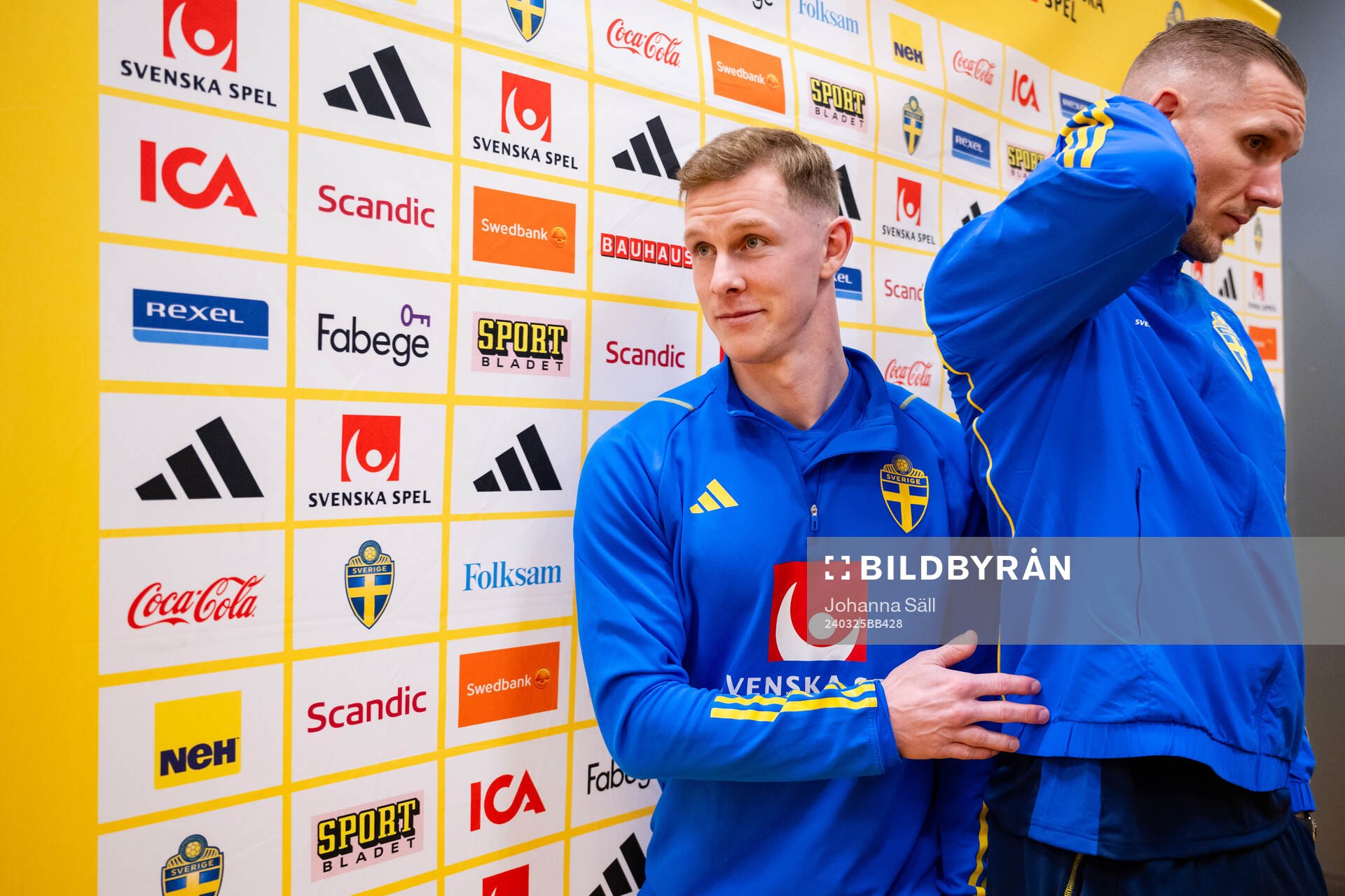 Emil Krafth and goalkeeper Robin Olsen of Sweden