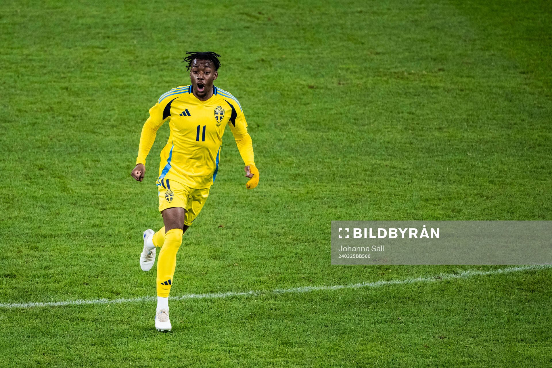 Anthony Elanga of Sweden