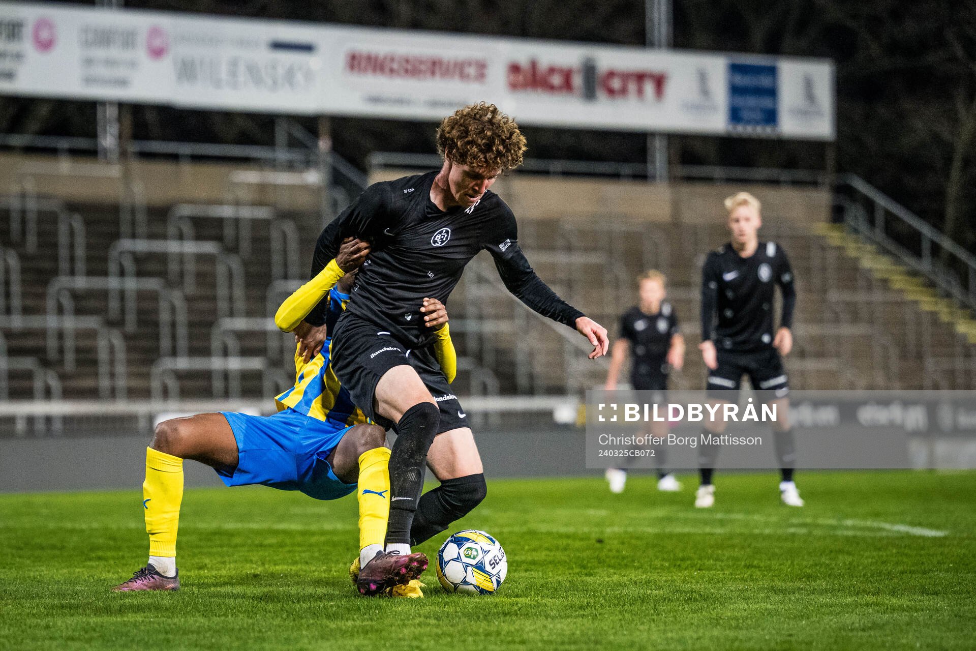 Eskilsminne IFs Josef Getachew och Landskrona BOISs Samuel