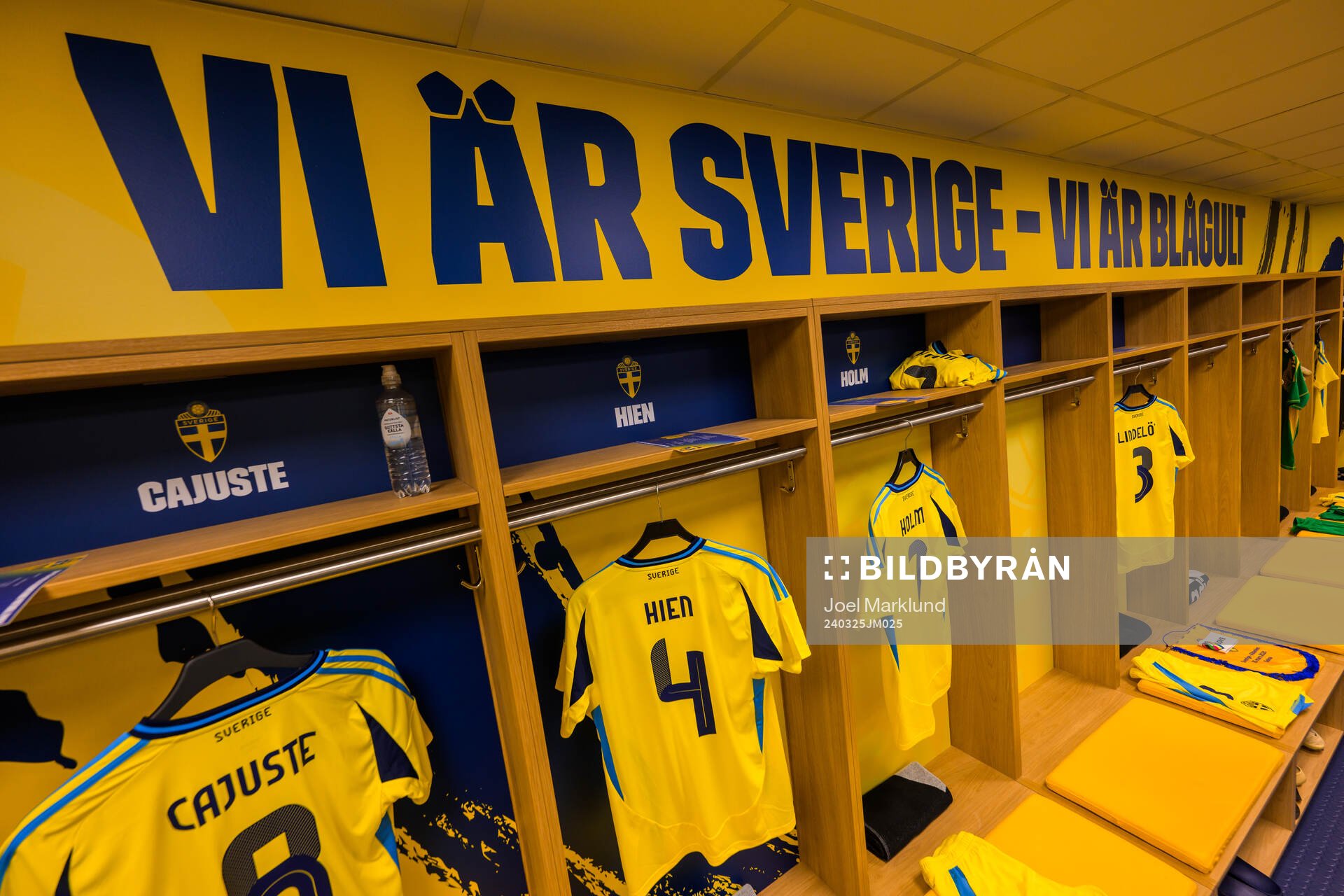 Jerseys of Jens Cajuste, Isak Hien, Emil Holm and Victor