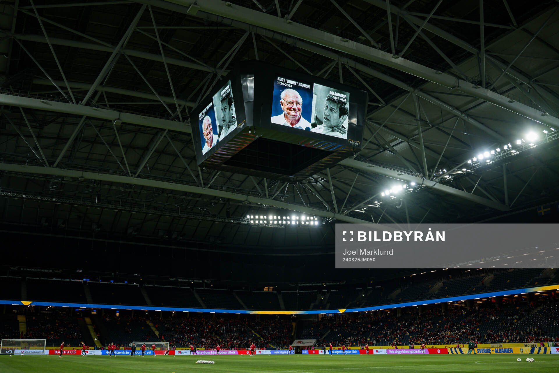 A tribute in memory of Kurt Hamrin and Roland Grip is shown