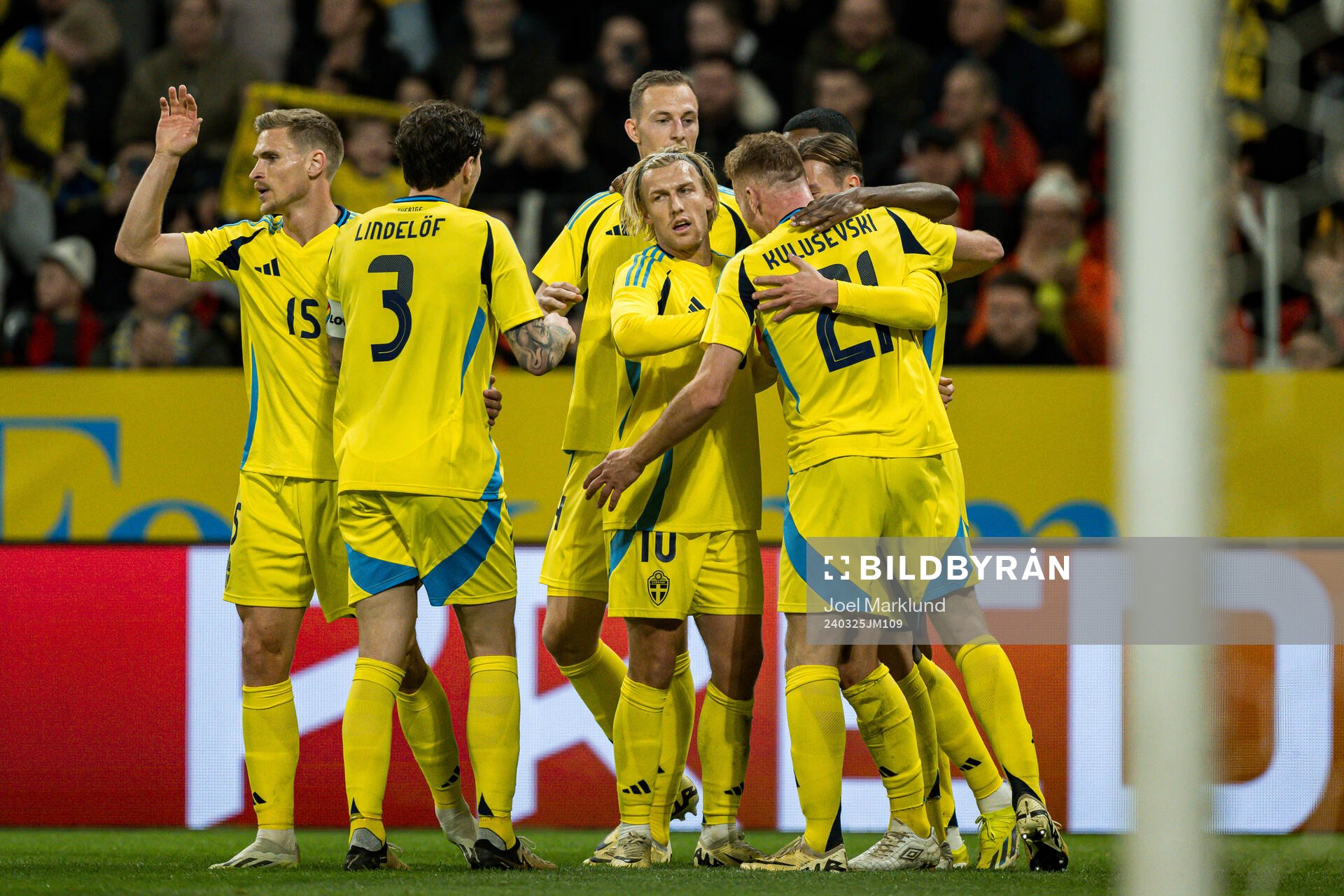Carl Starfelt , Victor Nilsson Lindelöf , Emil Forsberg ,