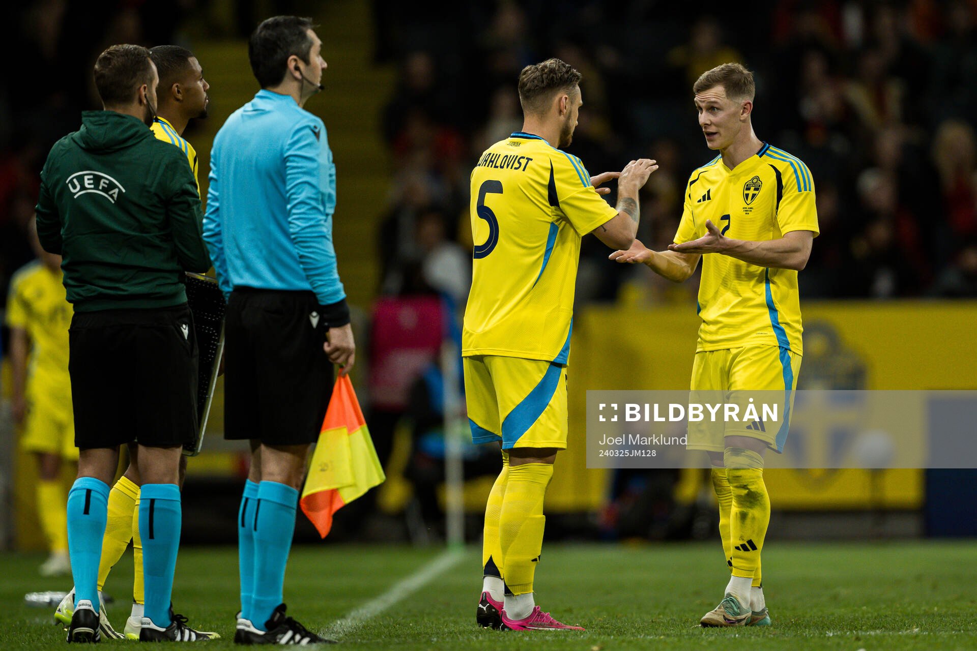 Linus Wahlqvist Egnell and Emil Krafth of Sweden