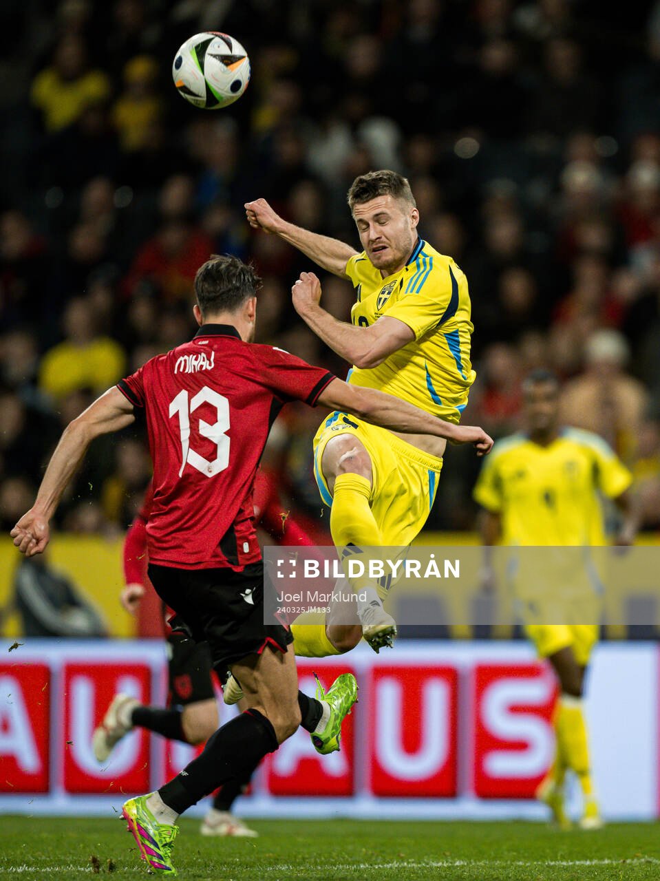 Enea Mihaj of Albania and Mattias Svanberg of Sweden