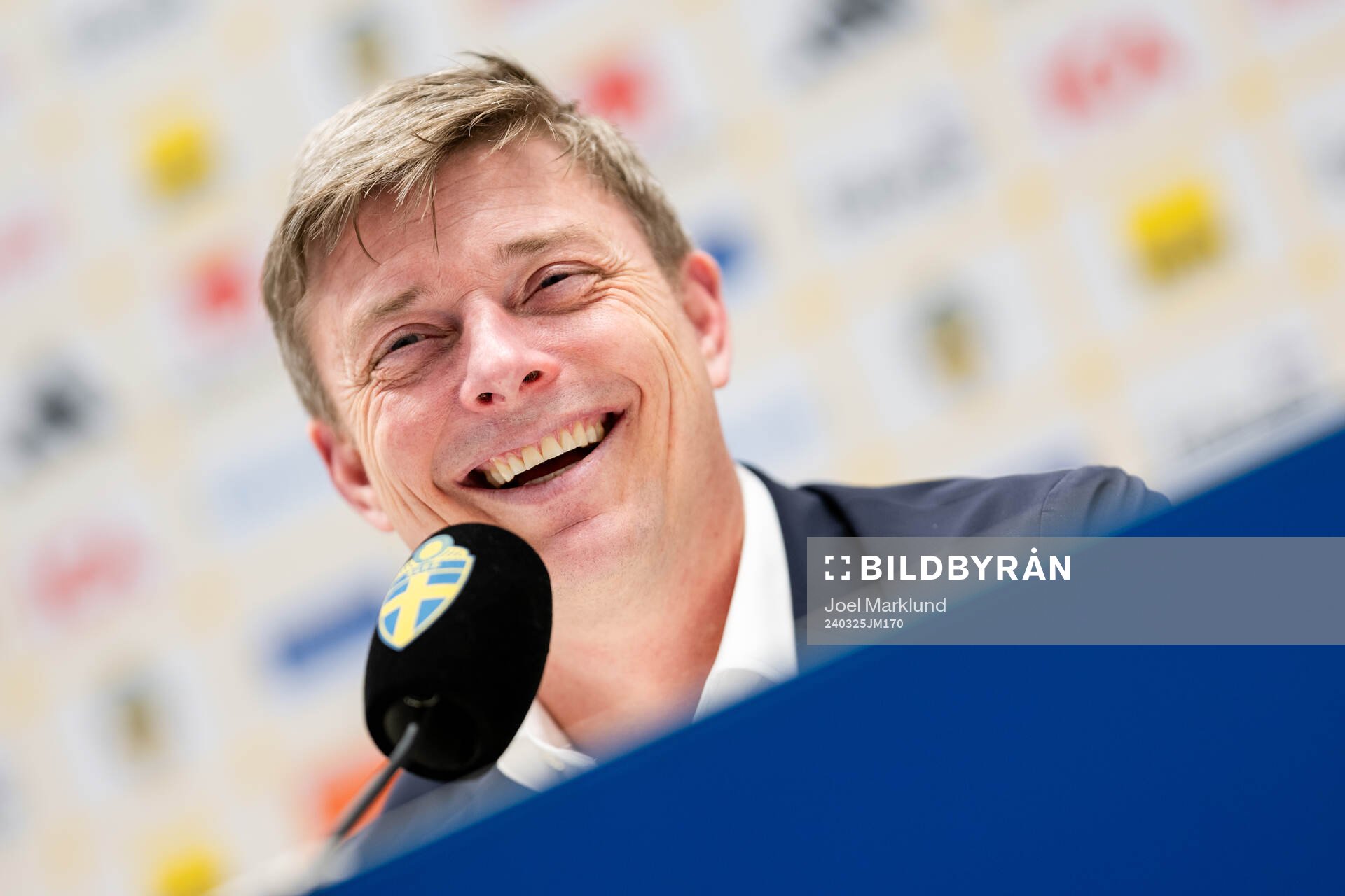 Head coach Jon Dahl Tomasson of Sweden