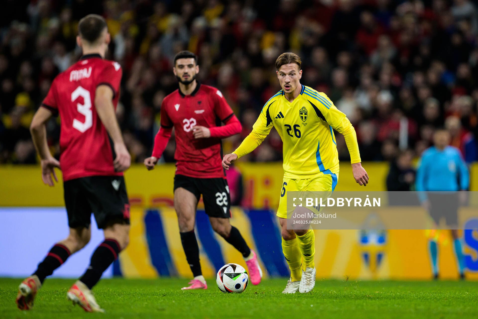 Simon Olsson of Sweden