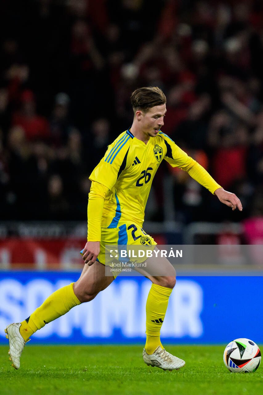 Simon Olsson of Sweden