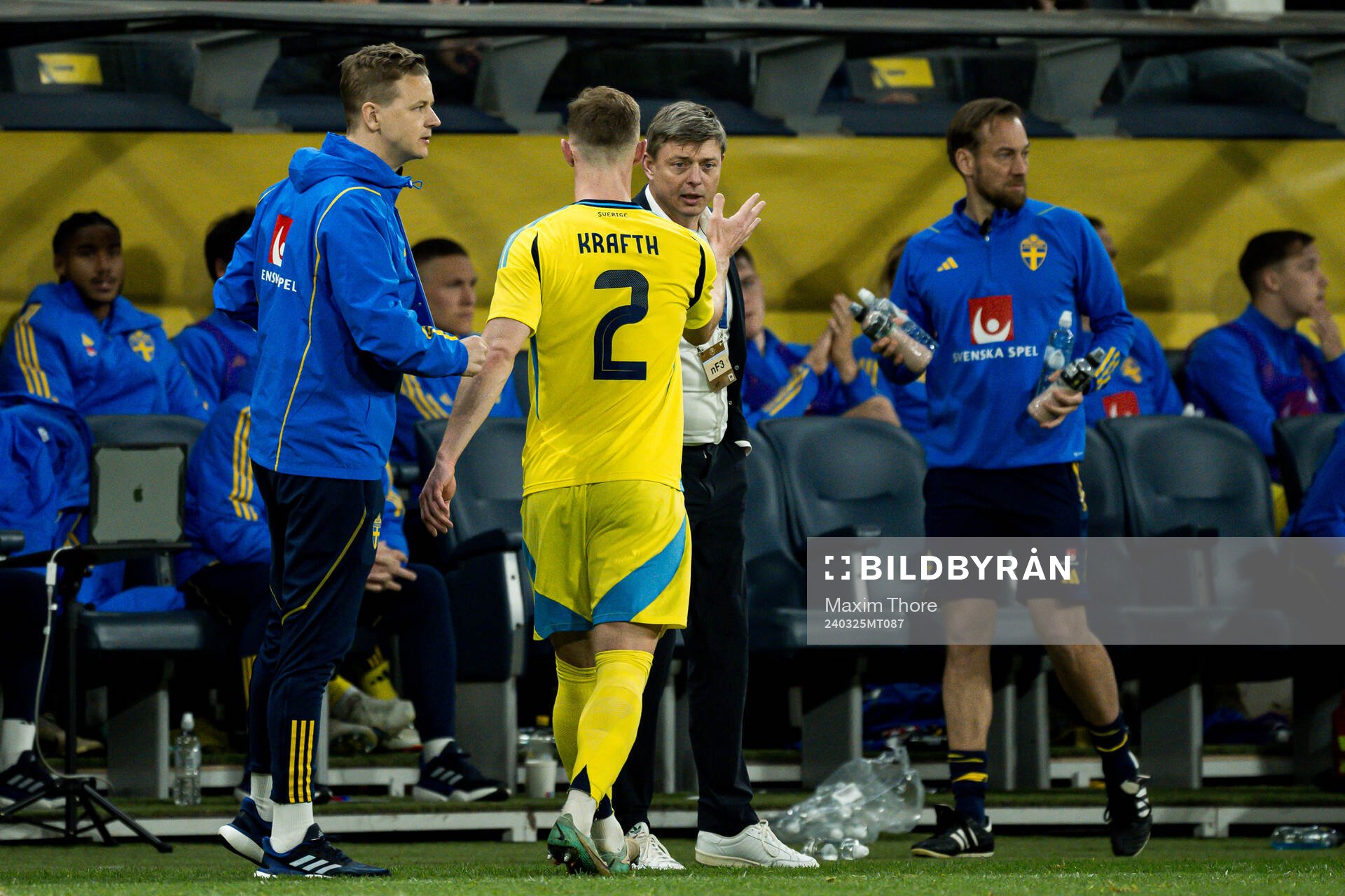 Emil Krafth and Head coach Jon Dahl Tomasson of Sweden