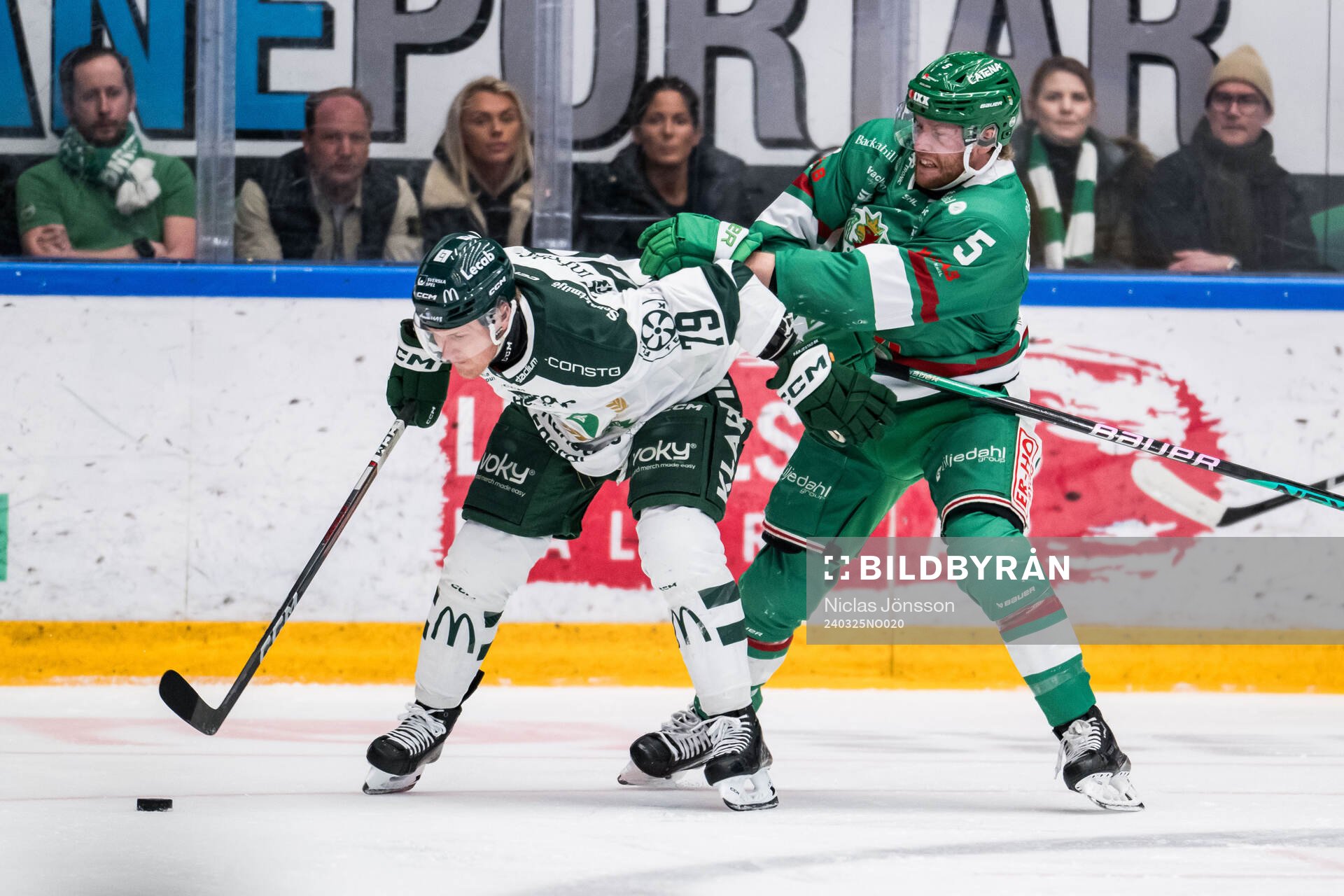 Färjestads Patrik Lundh och Rögles Ludvig Claesson