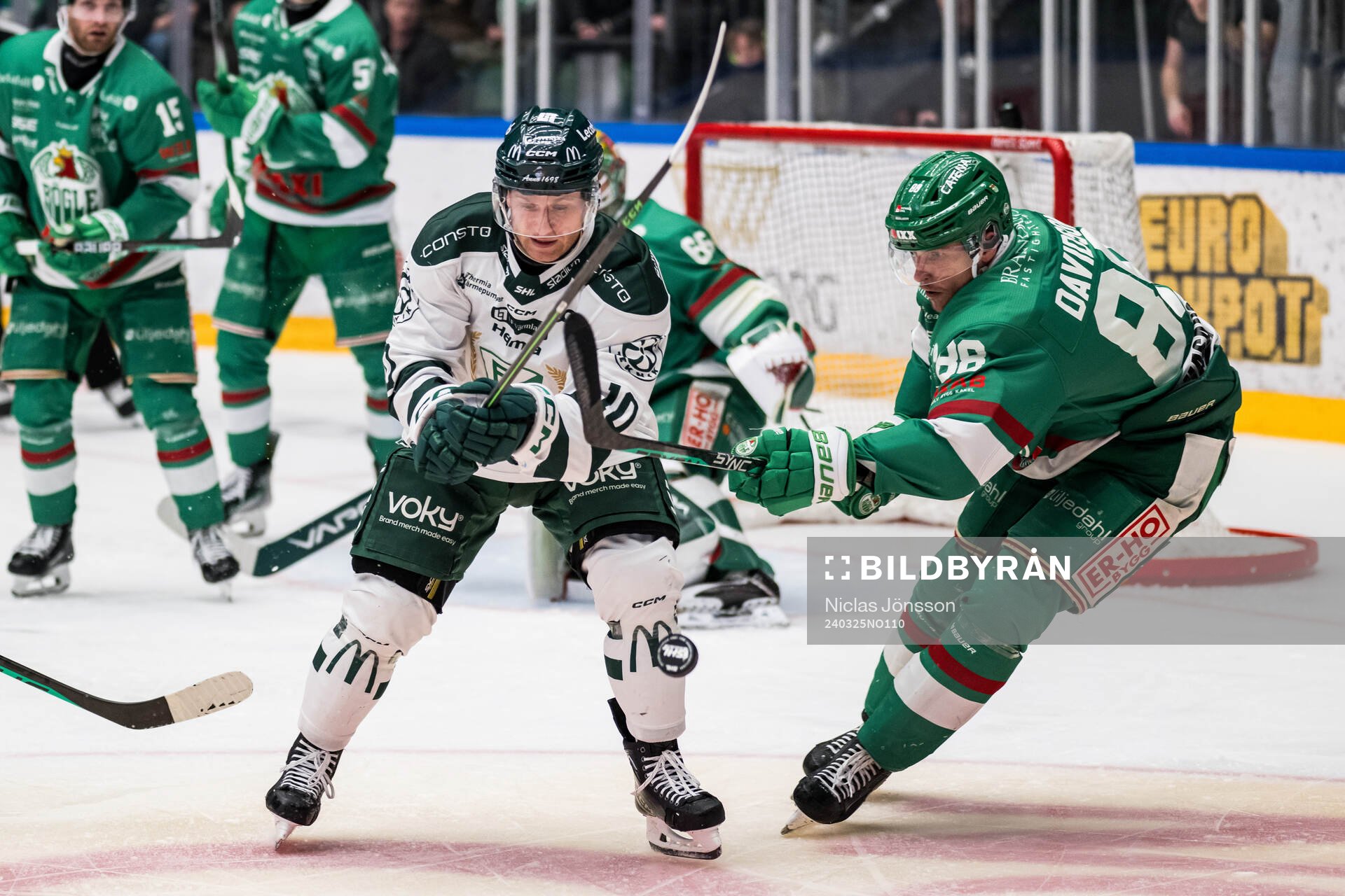 Färjestads Marcus Nilsson och Rögles Brandon Davidson