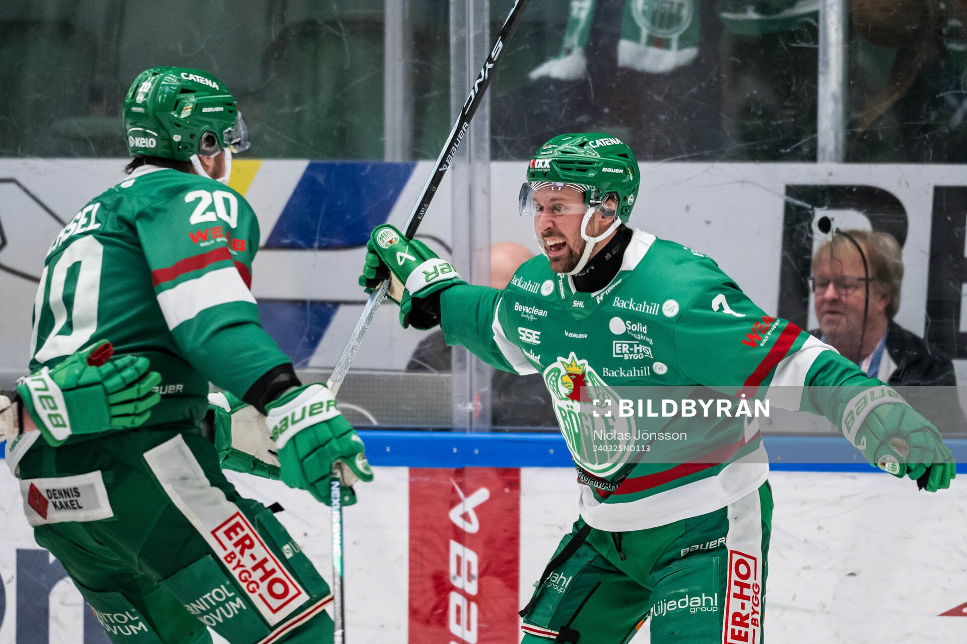 Rögles Michael Kapla jublar