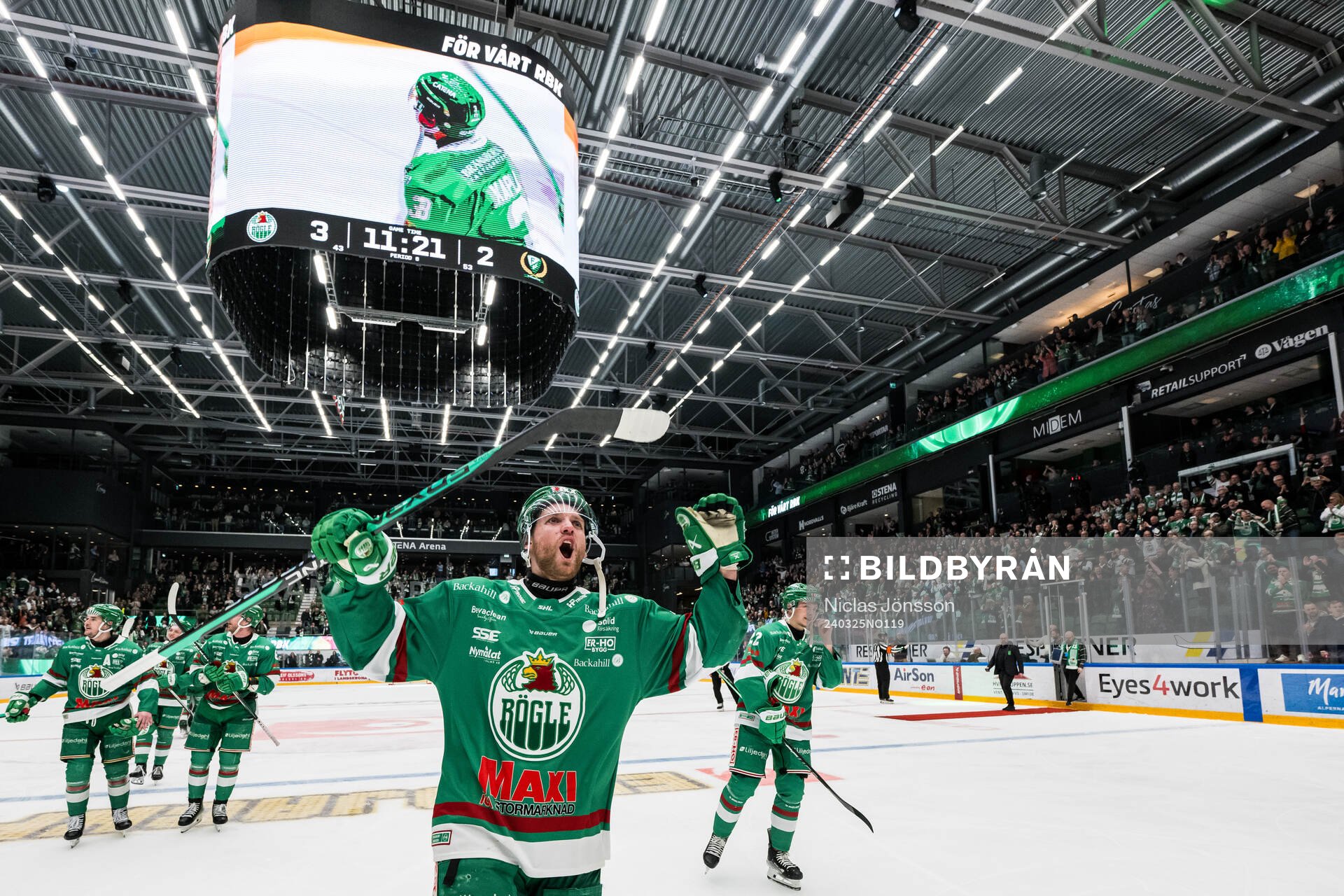 Rögles Simon Ryfors jublar