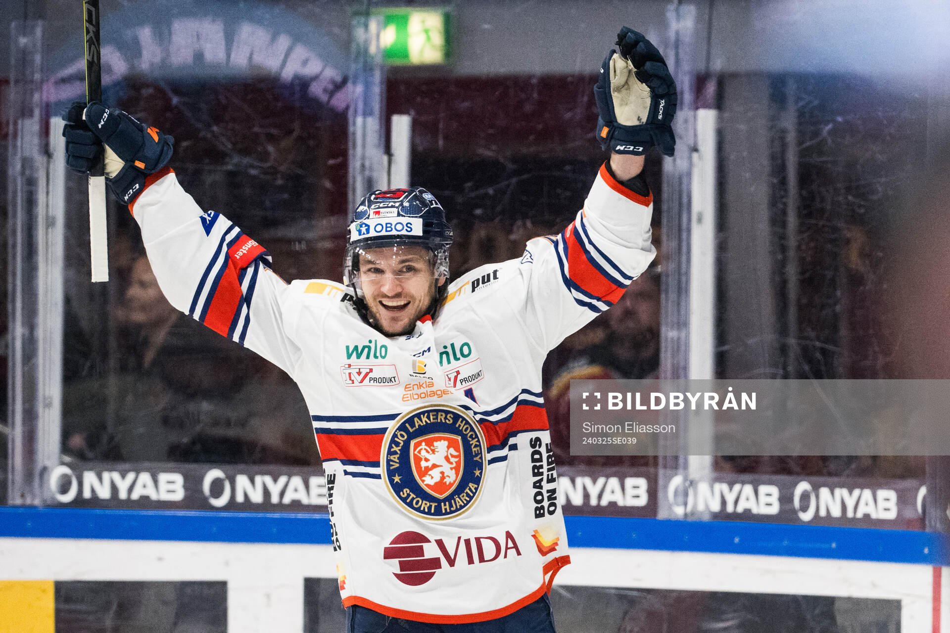 Växjös Keegan Lowe jublar