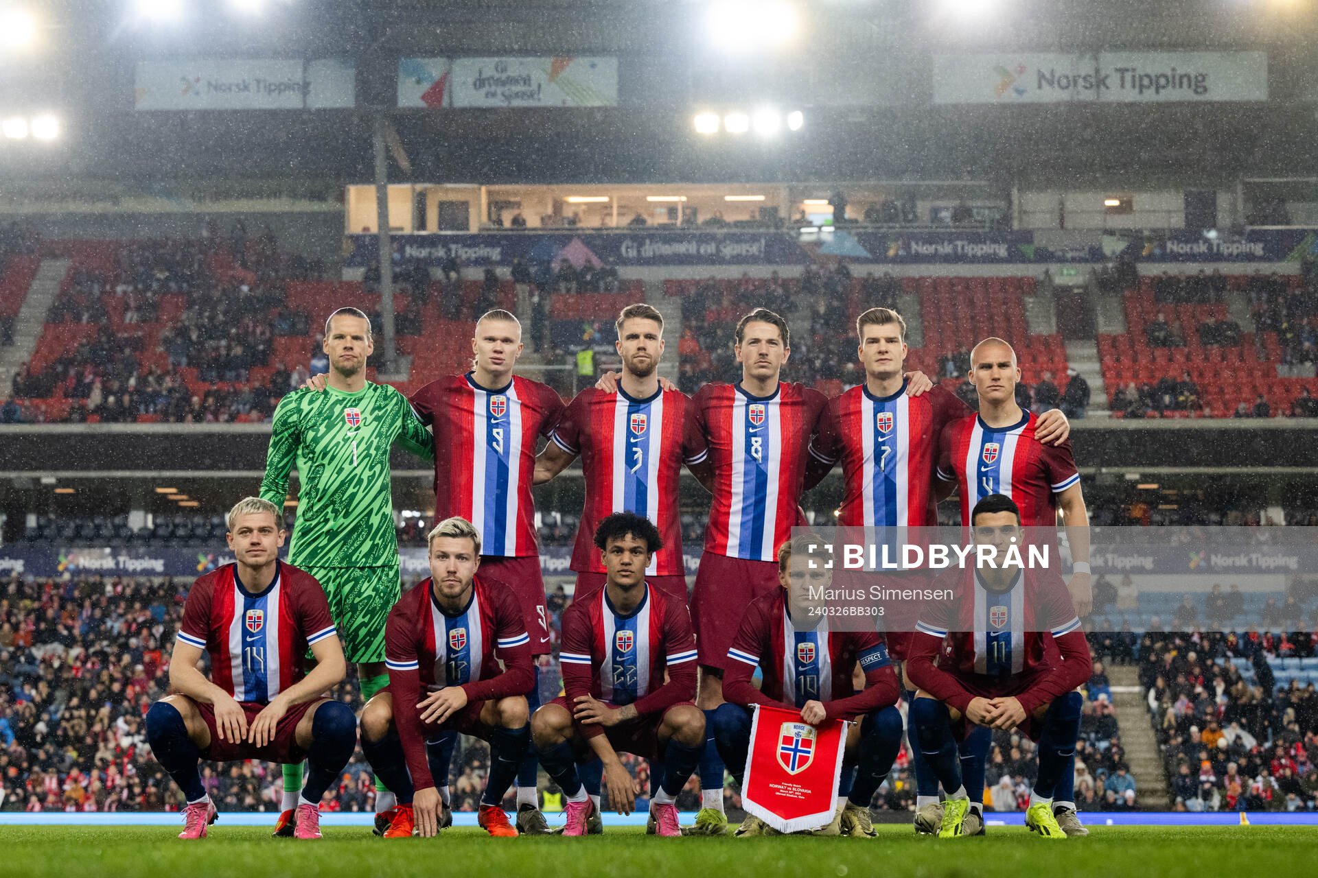 The starting eleven of Norway pose for a team photo