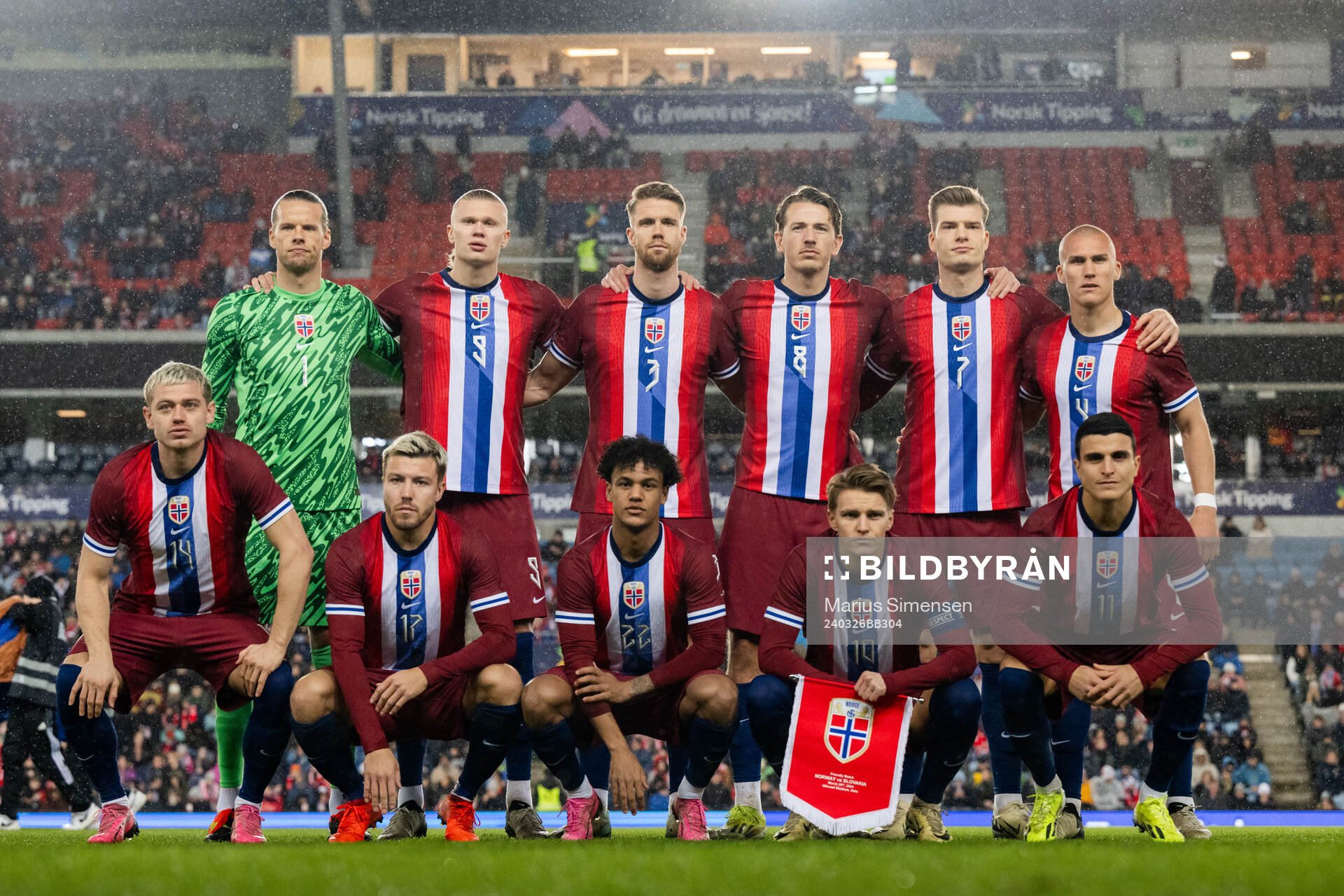 The starting eleven of Norway pose for a team photo