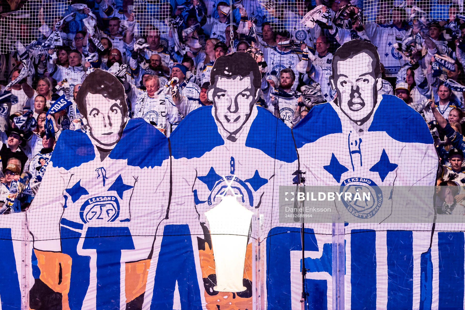 Leksands TIFO innan kvartsfinal tre i SHL mellan Leksand