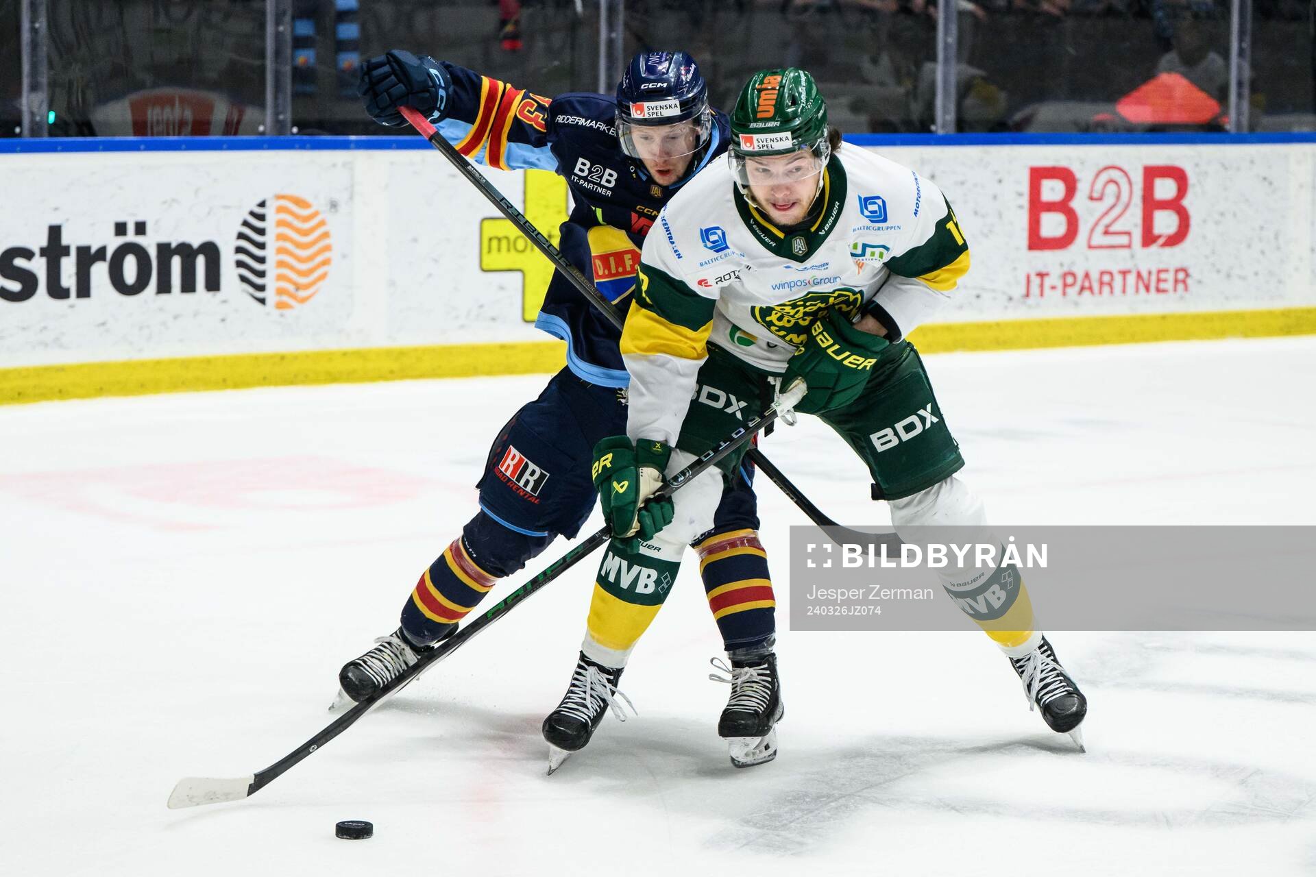 Djurgårdens Daniel Glad och Björklövens Scott Pooley