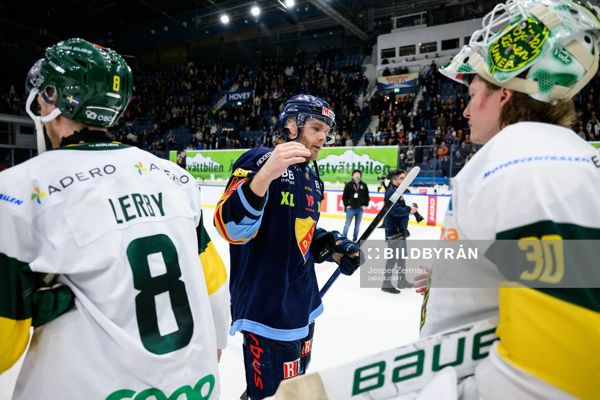 Djurgårdens Olle Liss och Björklövens målvakt Joona
