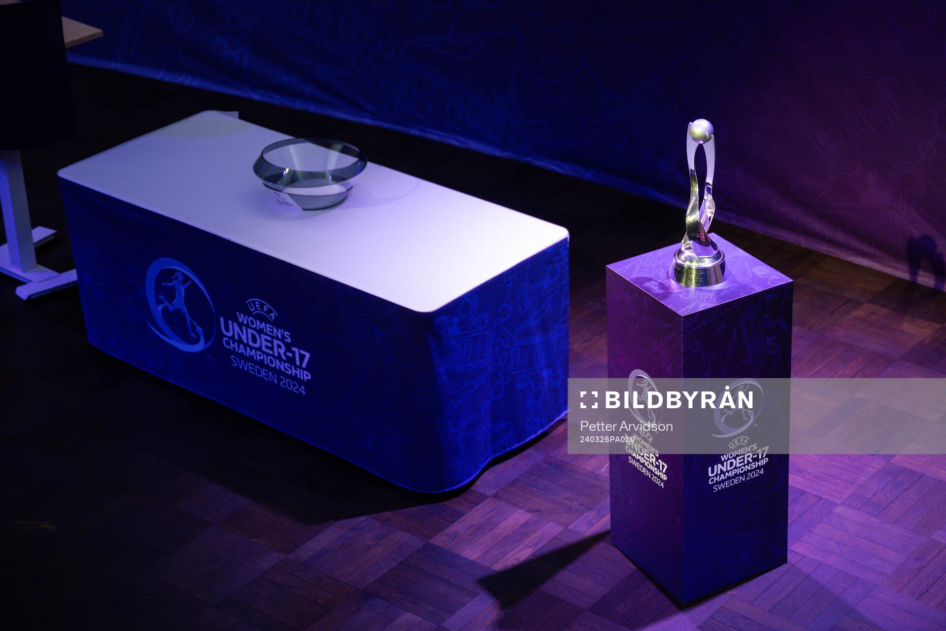 View over the draw and trophy
