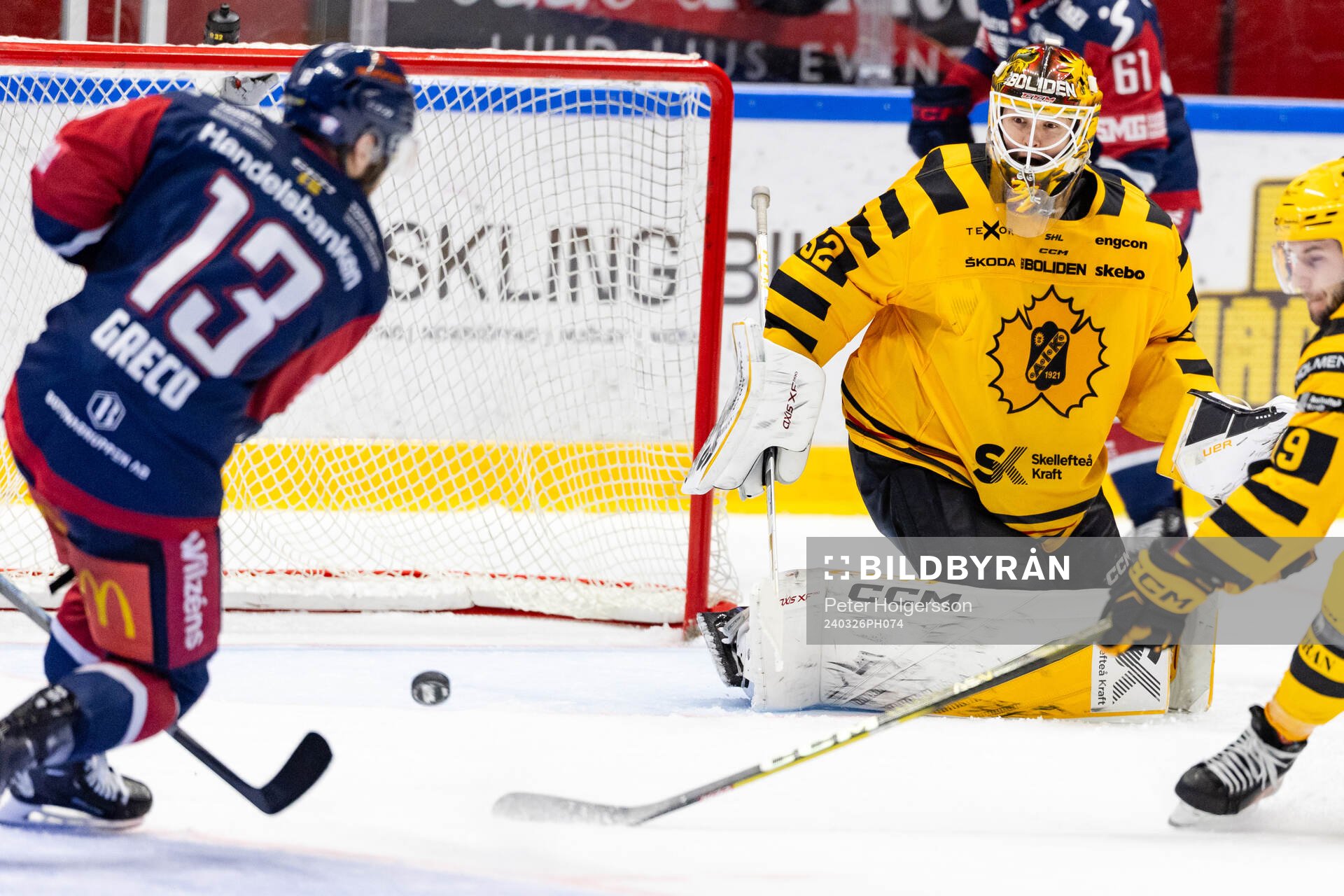 Linköpings Anthony Greco och Skellefteås målvakt Linus